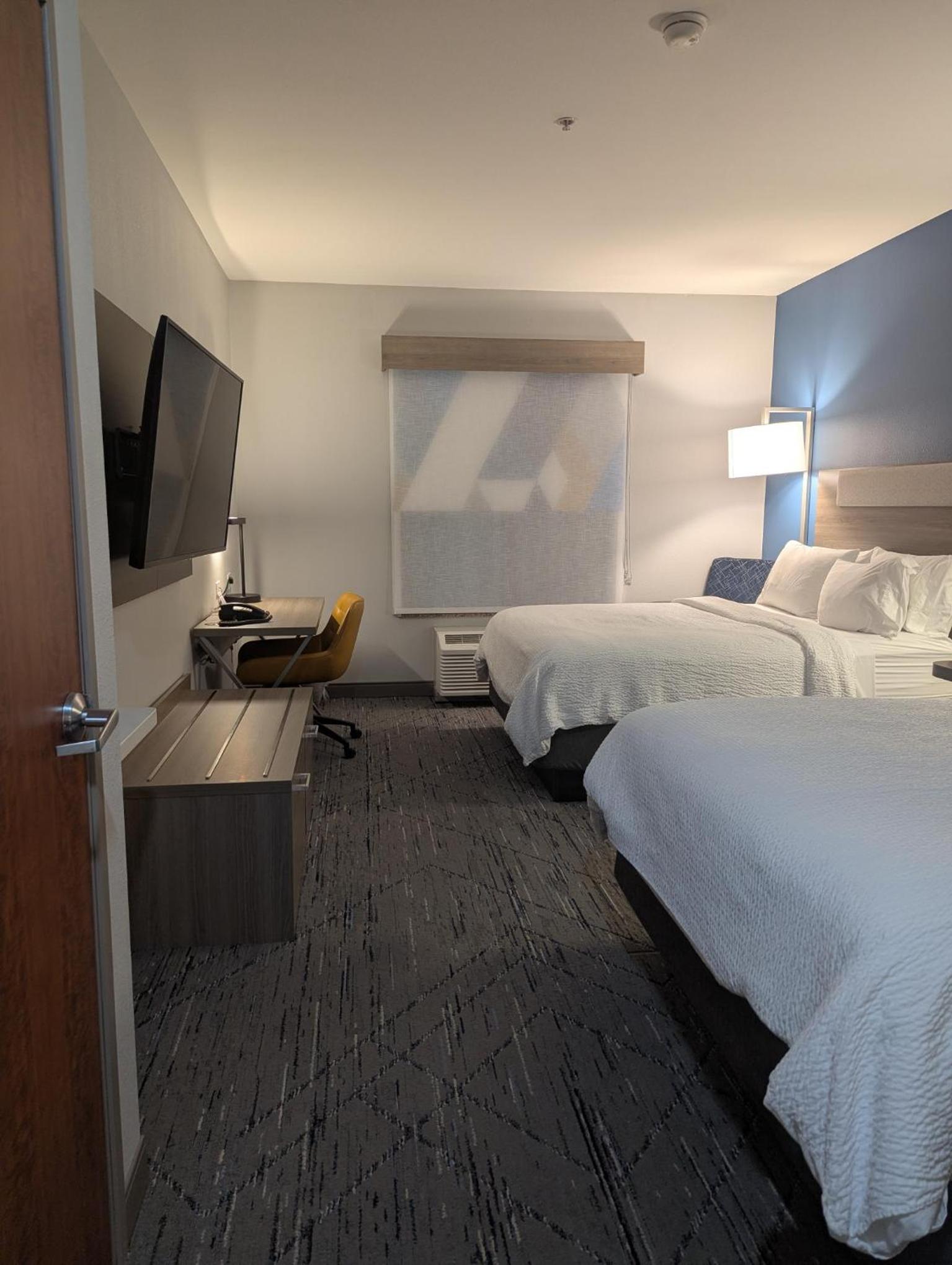Standard Queen Room with Two Queen Beds - Photo 1