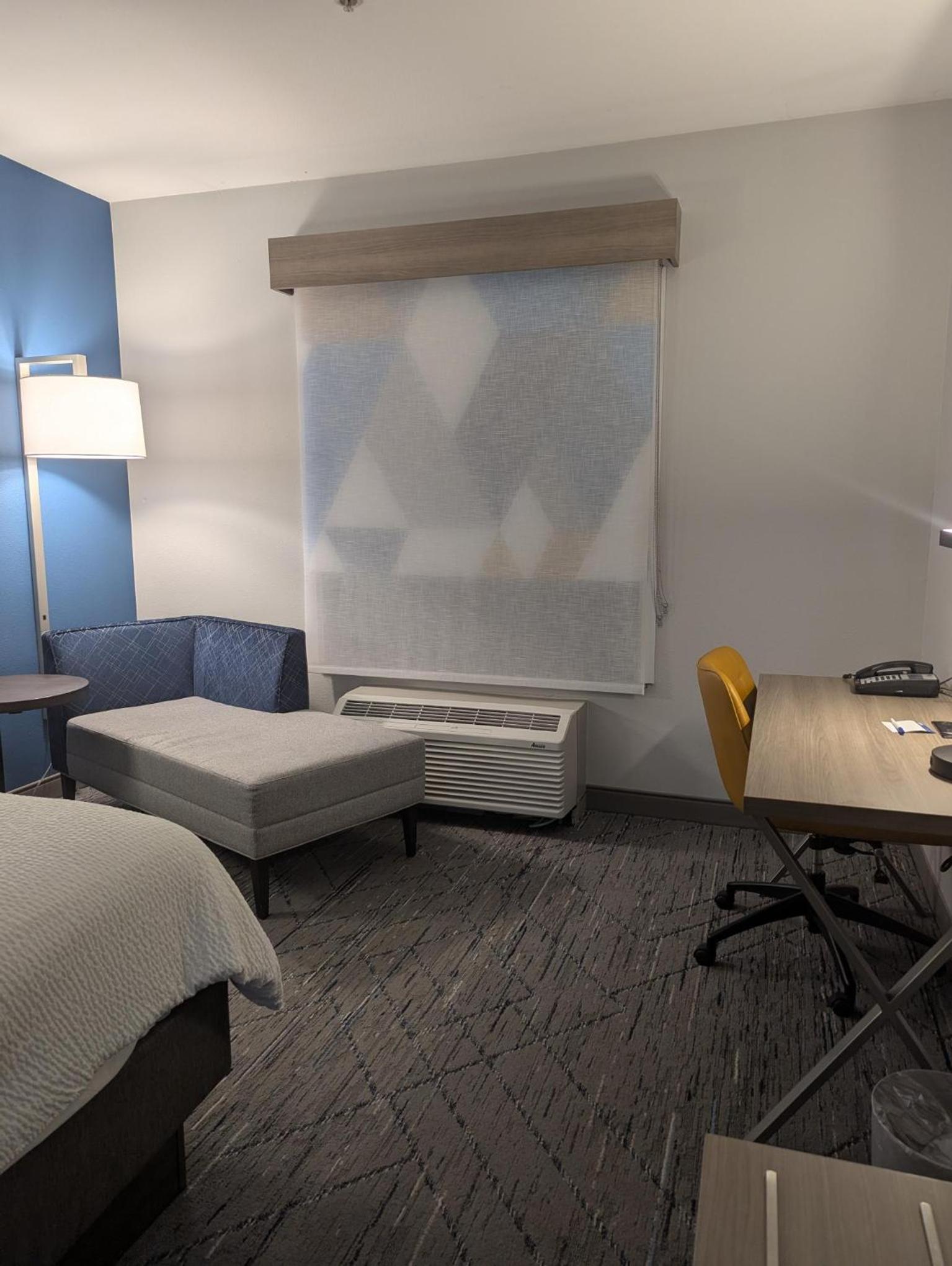 King Suite with Jetted Tub - Photo 10
