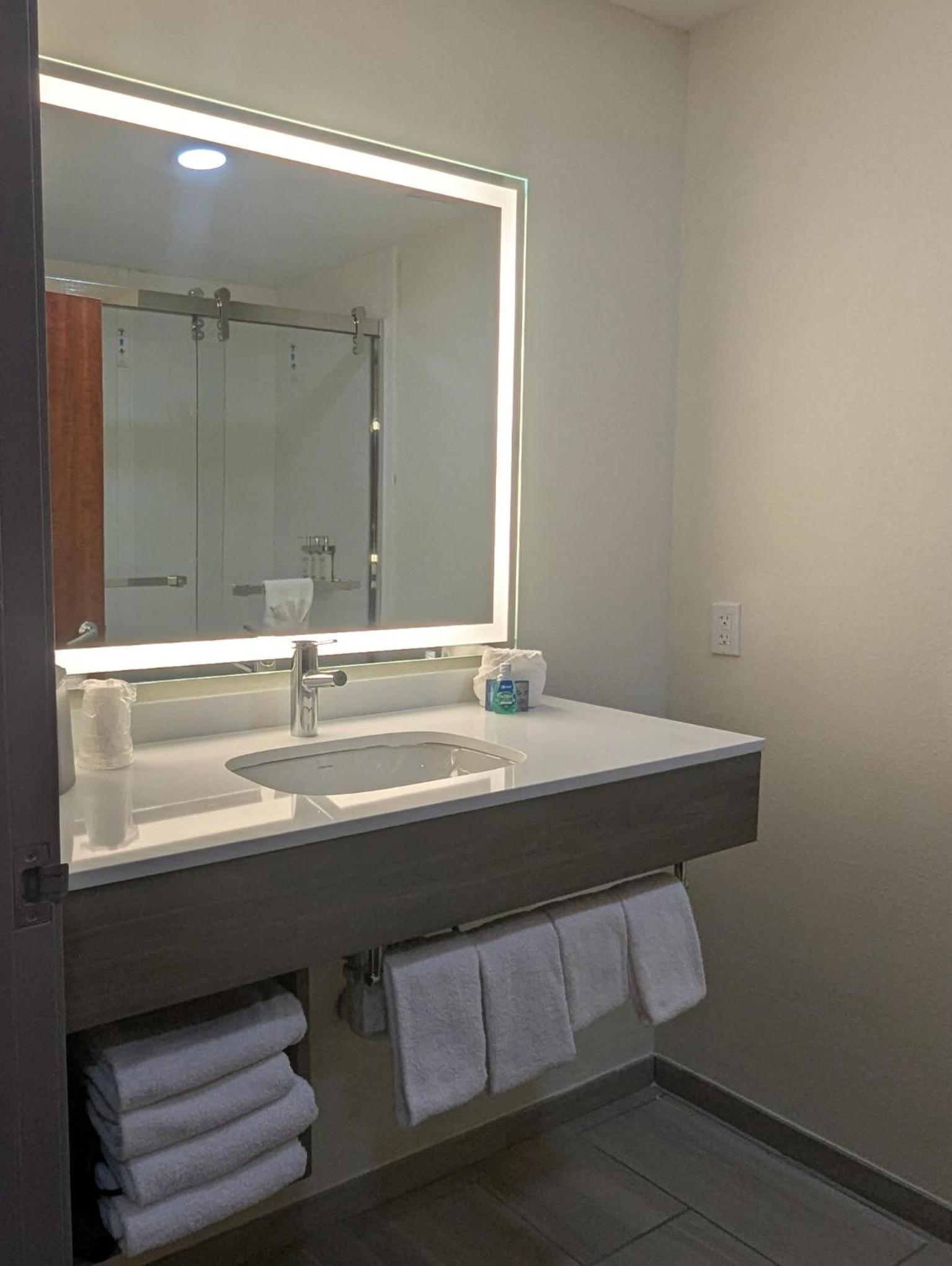 Suite with Two Beds - Non-Smoking - Photo 5