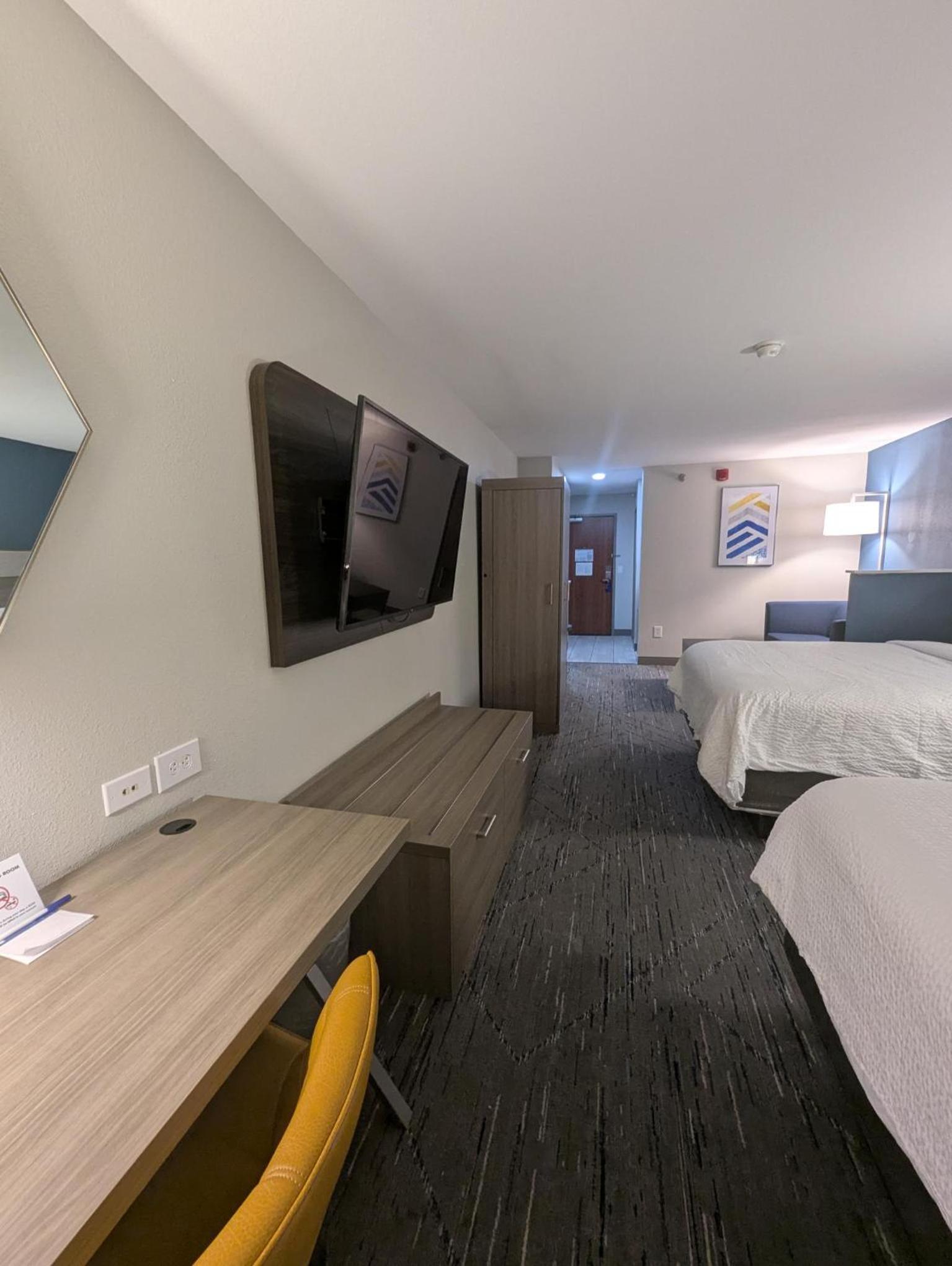 Suite with Two Beds - Non-Smoking - Photo 1