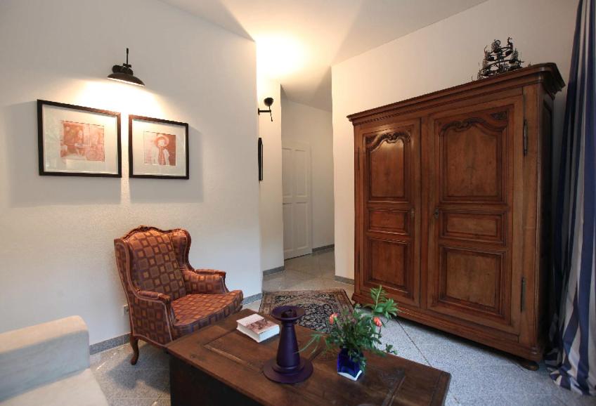 One-Bedroom Apartment (2 Adults) - Photo 12