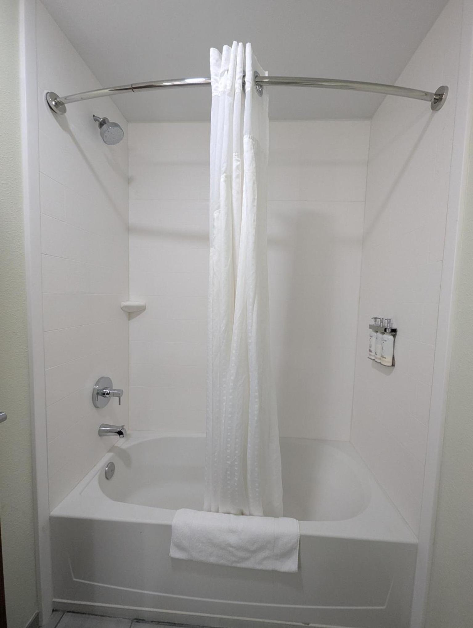 King Suite with Jetted Tub - Photo 14