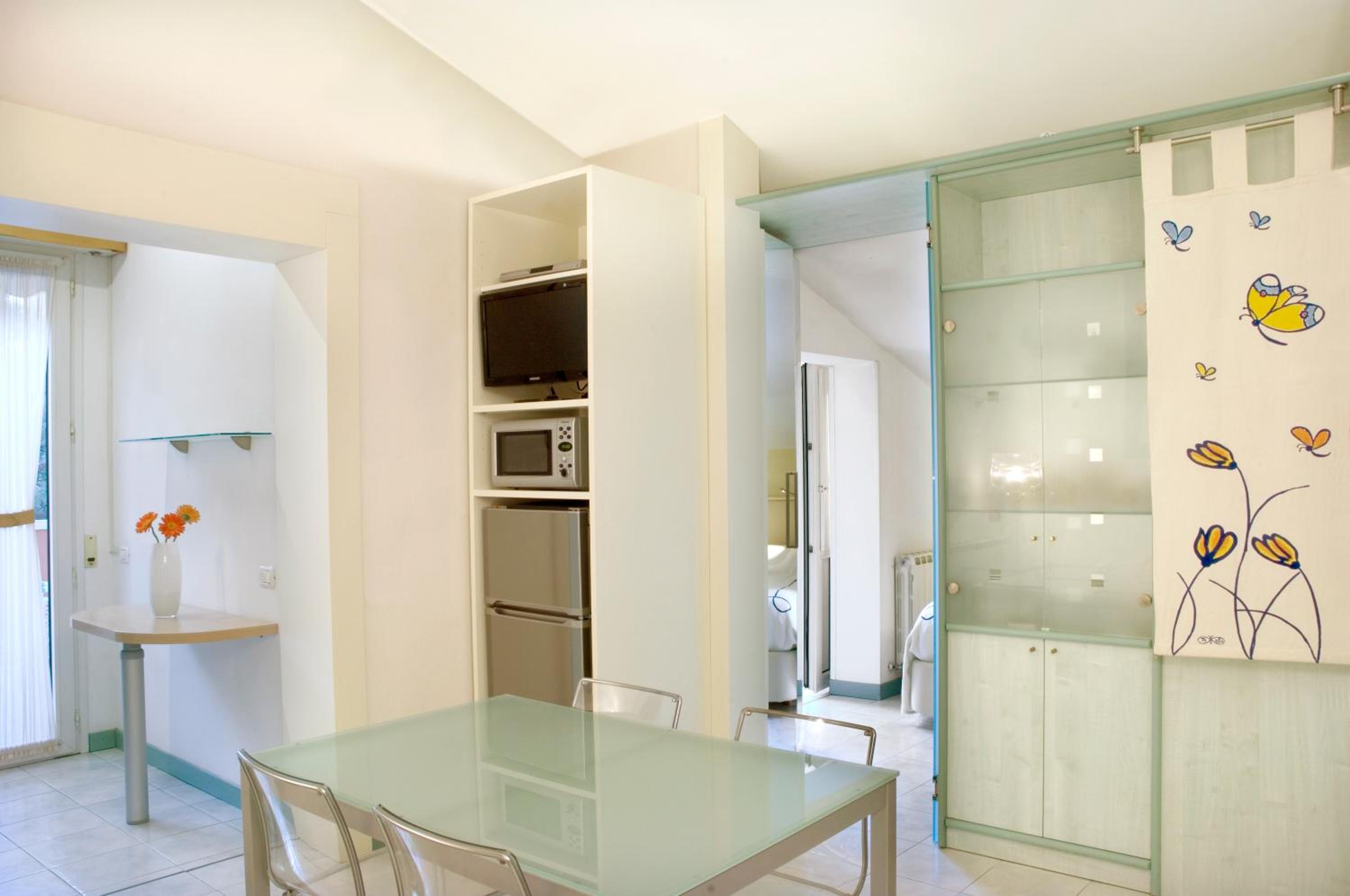 Two-Bedroom Deluxe Apartment with Balcony photo 1