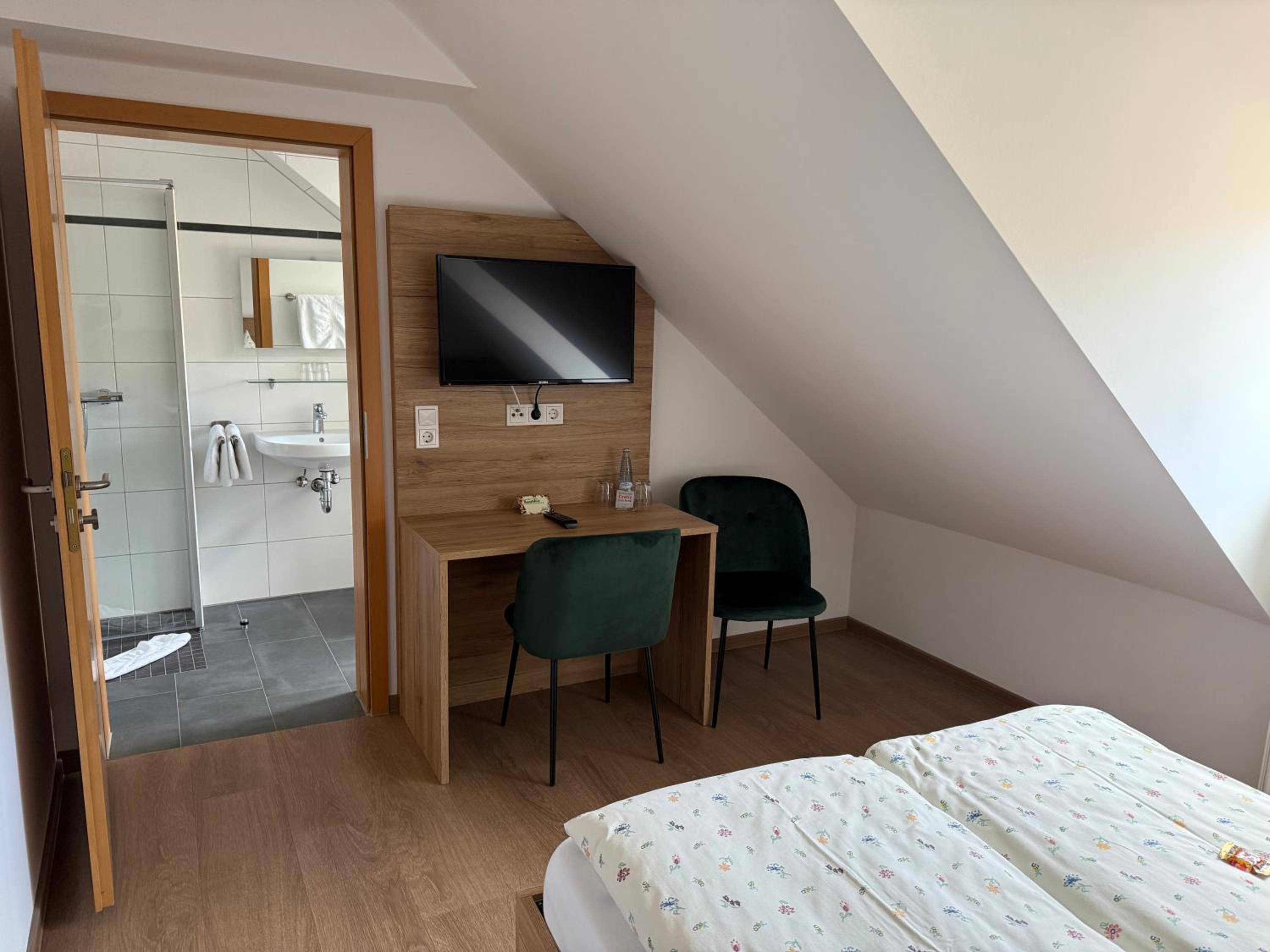 Small Double Room photo 3