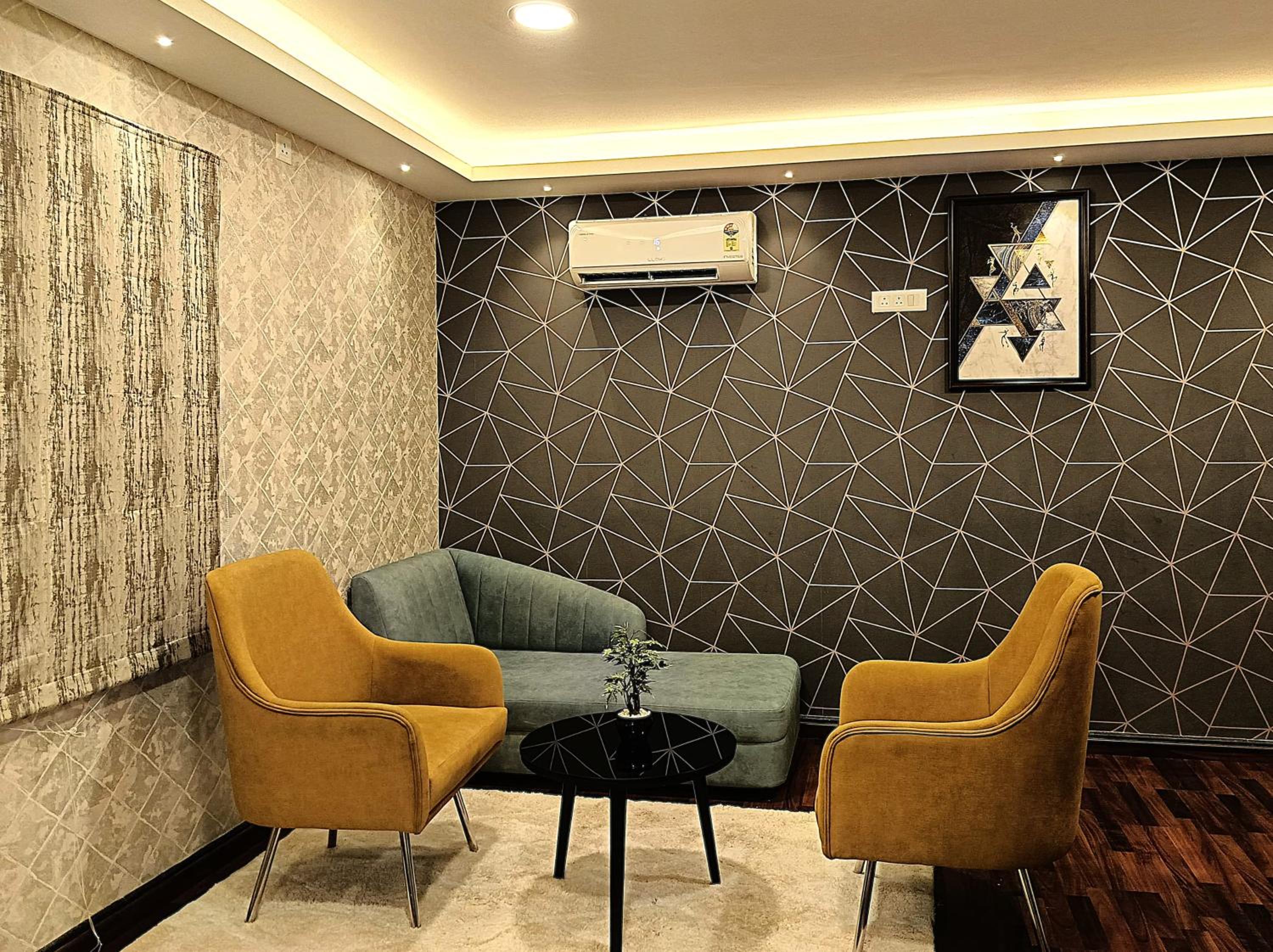 Suite - Photo 3
