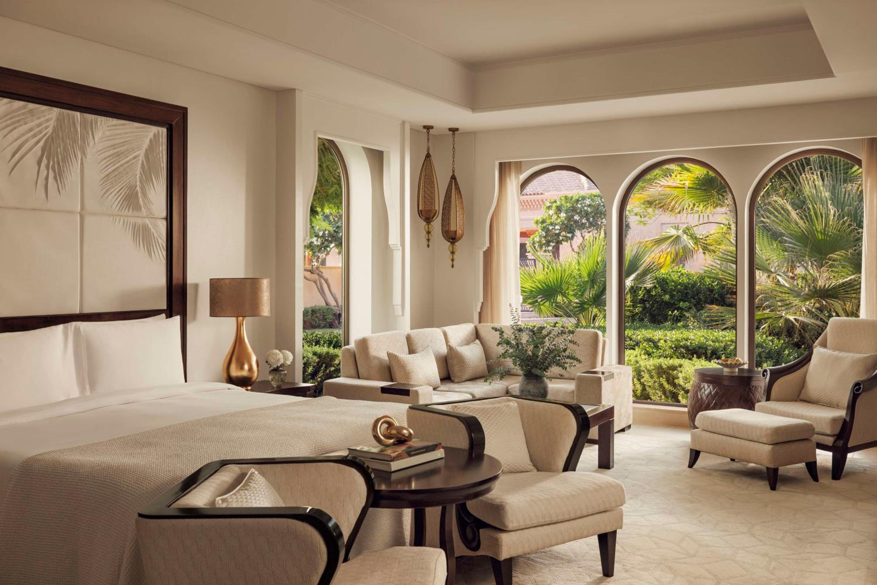 Beachfront Junior Suite with Waterpark Access thumbnail 5