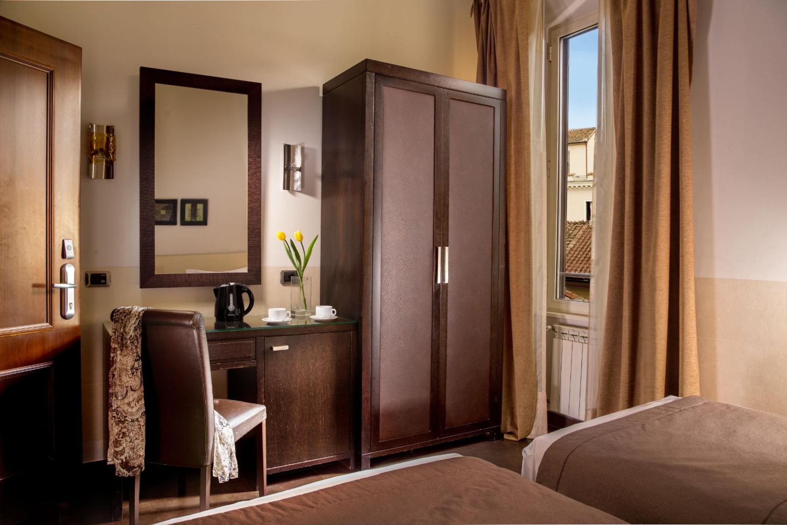 Double Or Twin Room With External Private Bathroom photo 3