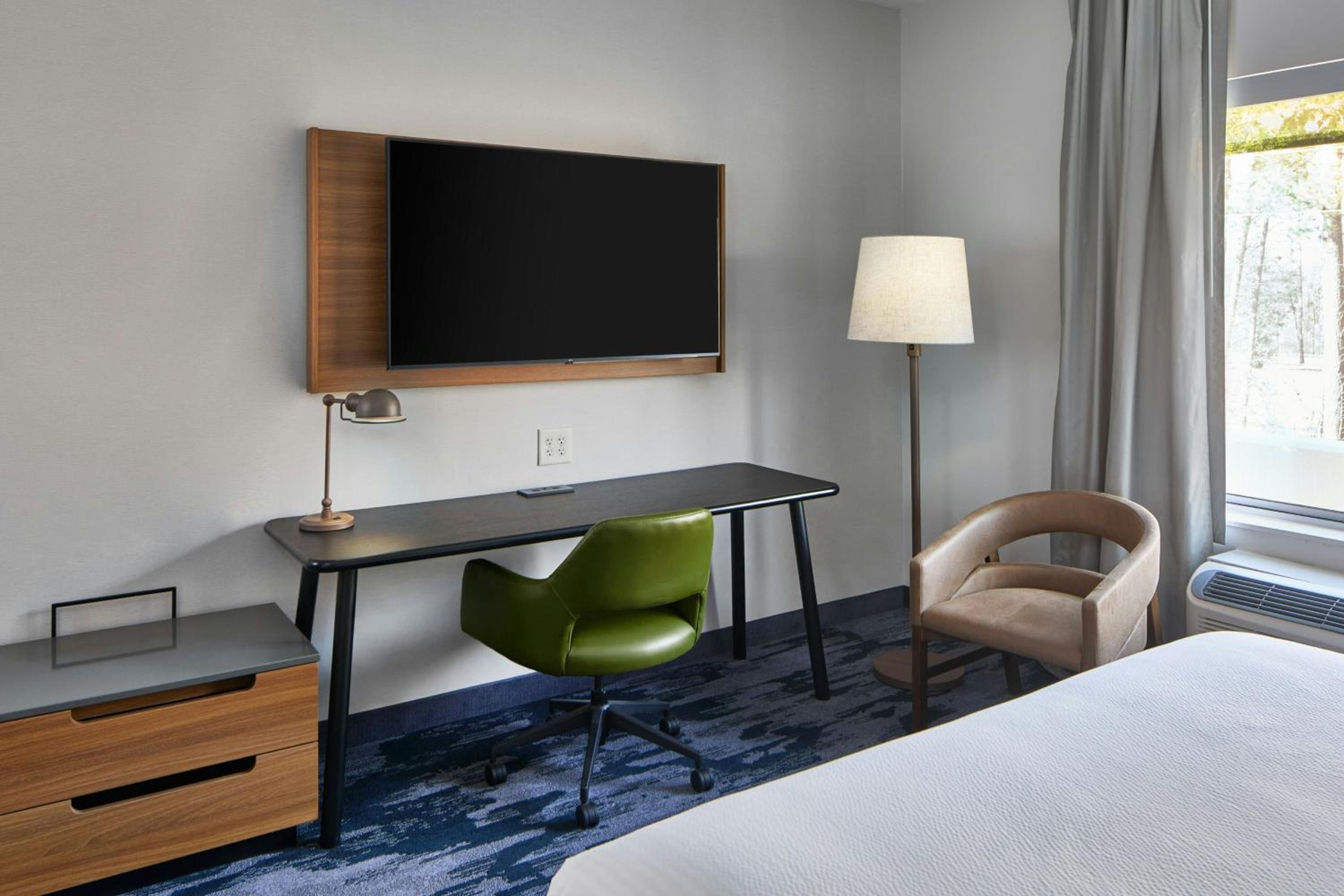 Standard King Room - Photo 6