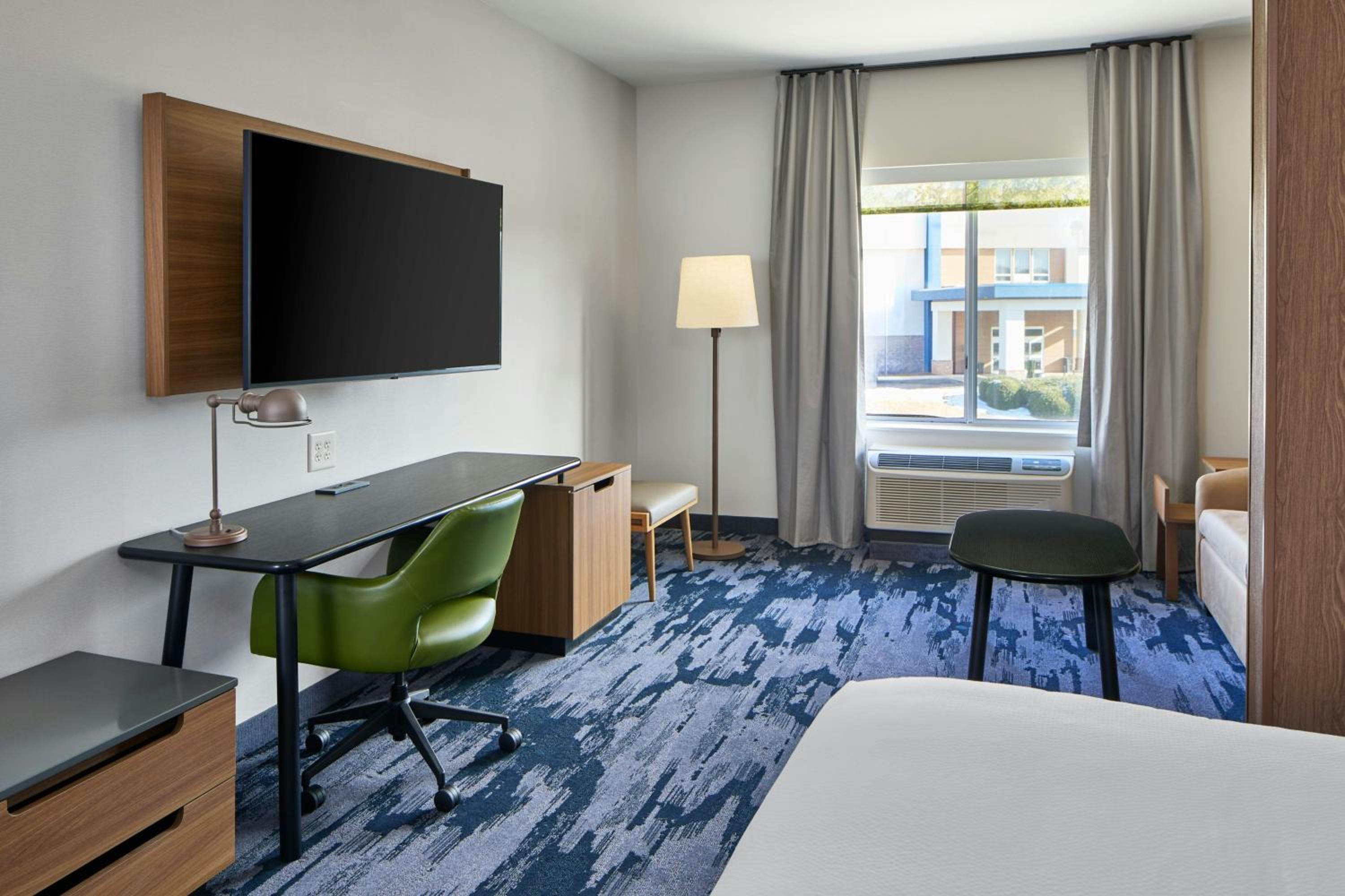 King Suite with Sofa Bed - Photo 4