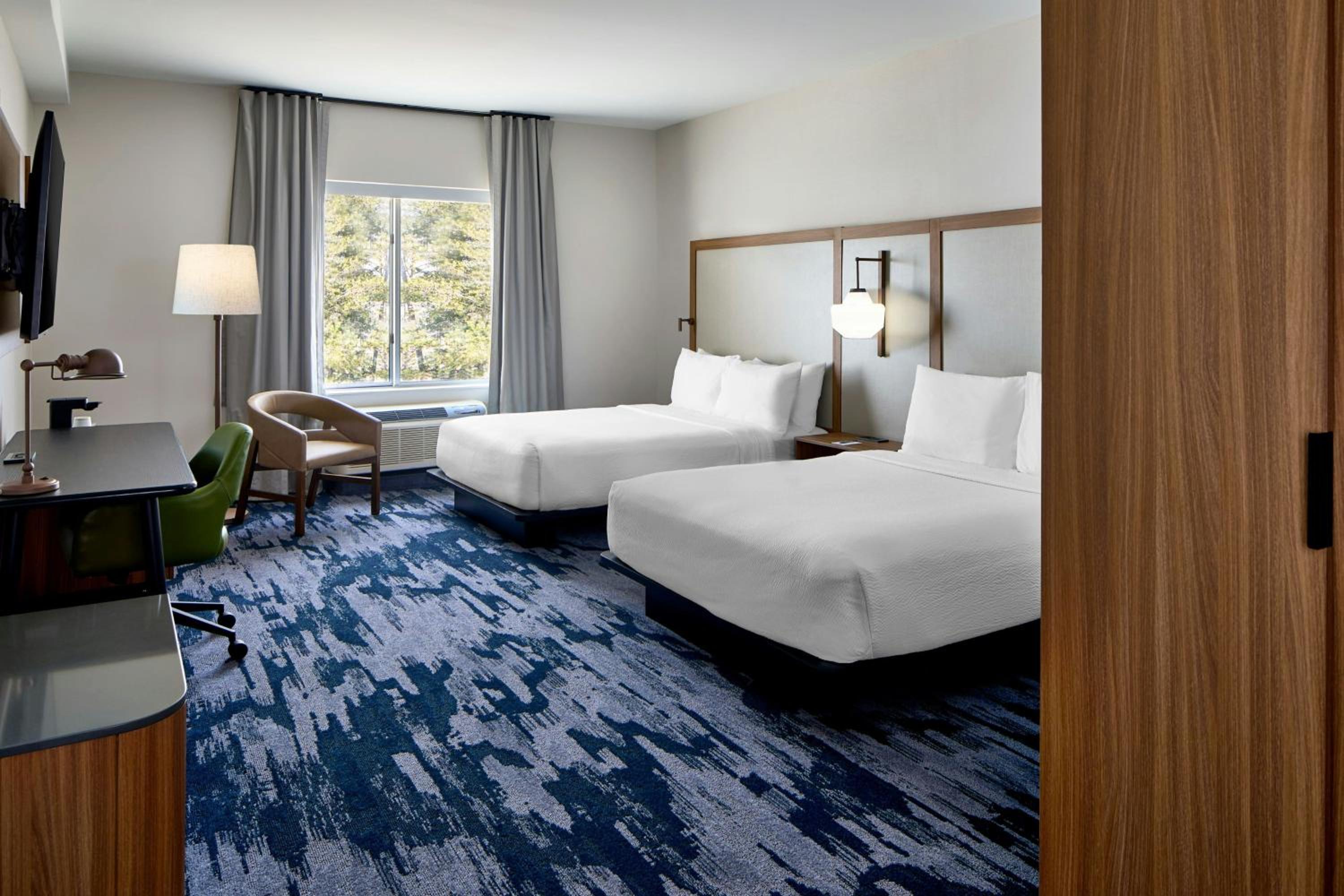 Standard Queen Room with Two Queen Beds - Photo 1