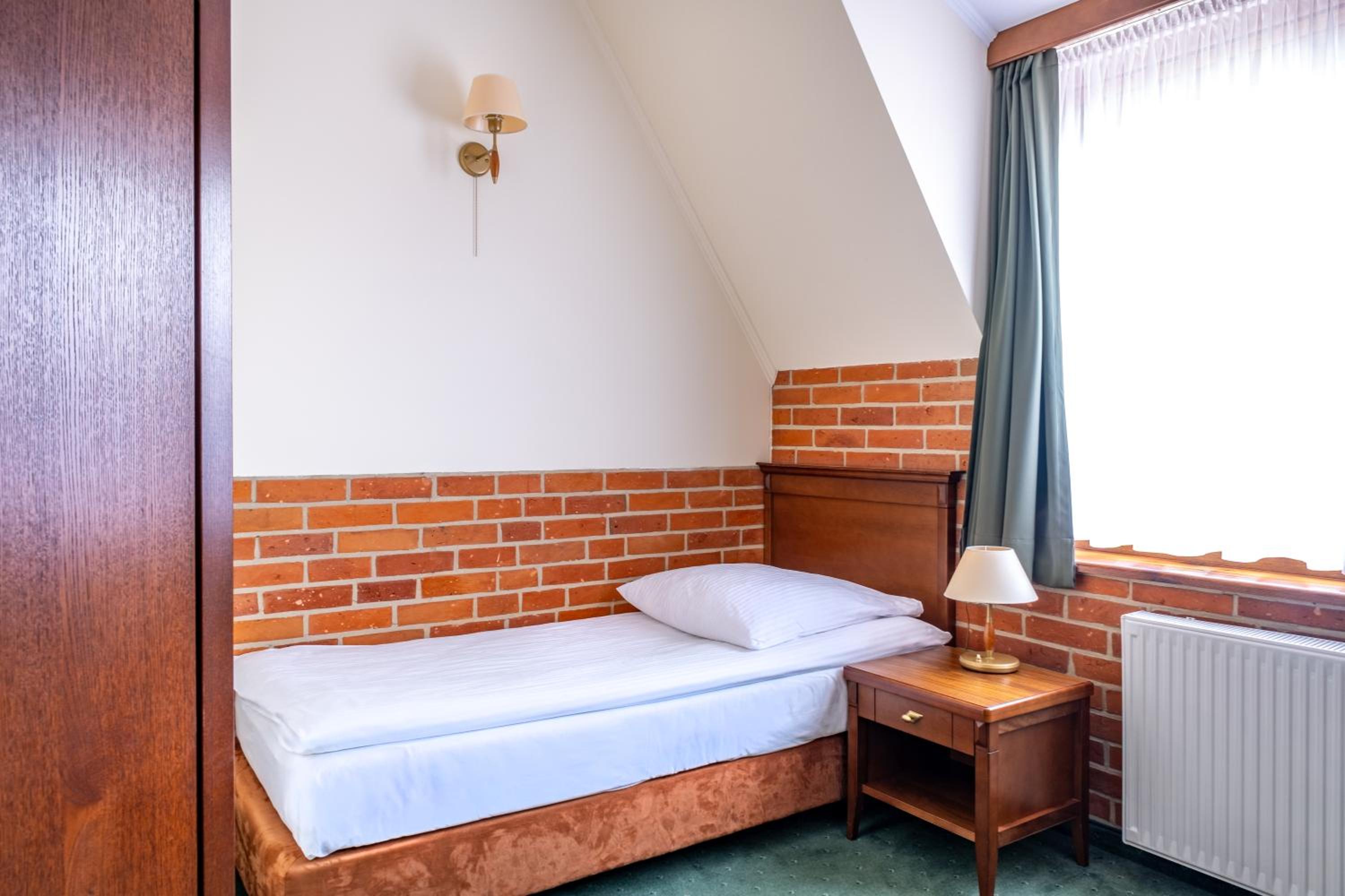 Large Single Room