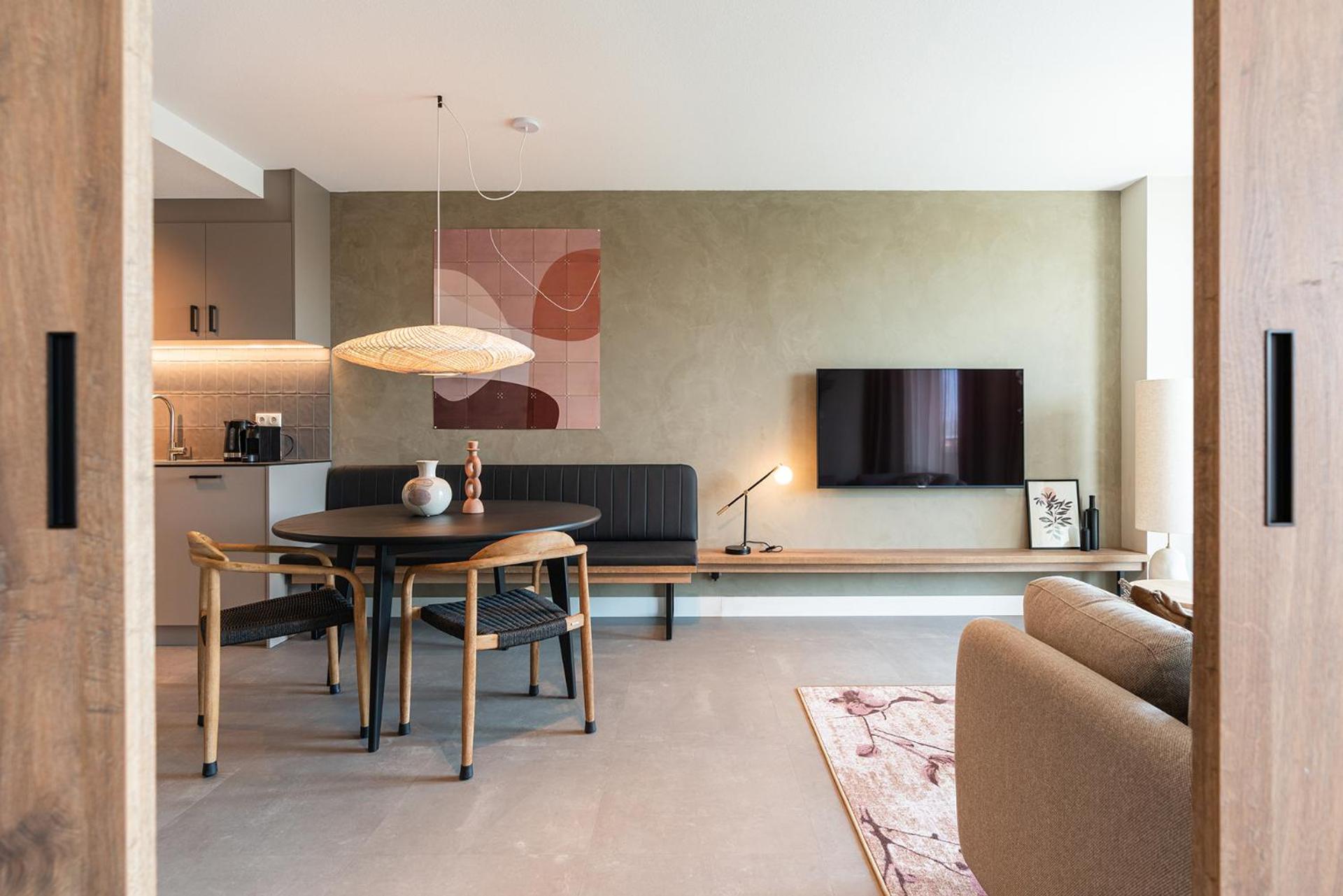 One-Bedroom Apartment with Balcony photo 2