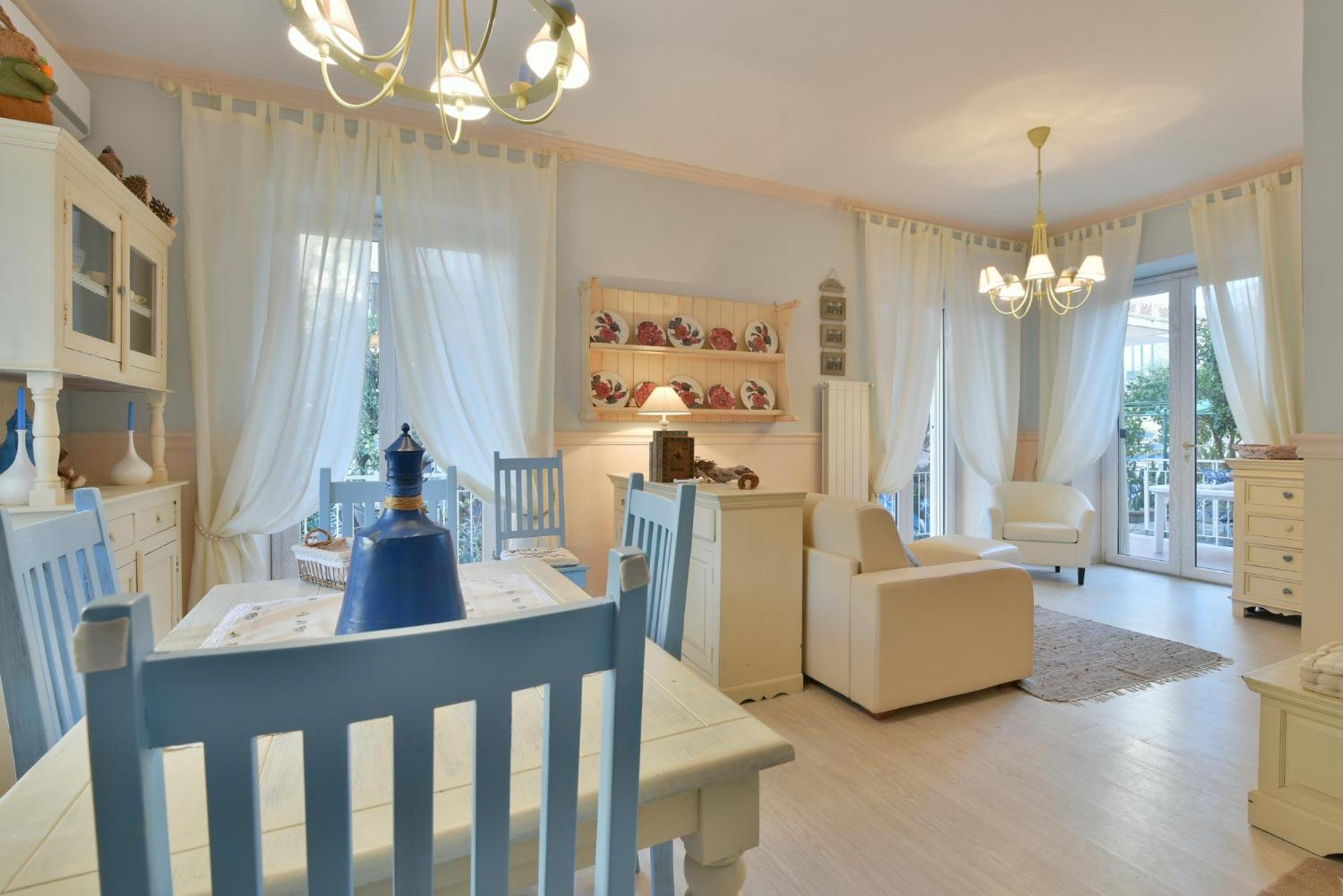 Two-Bedroom Apartment with Pool View photo 2