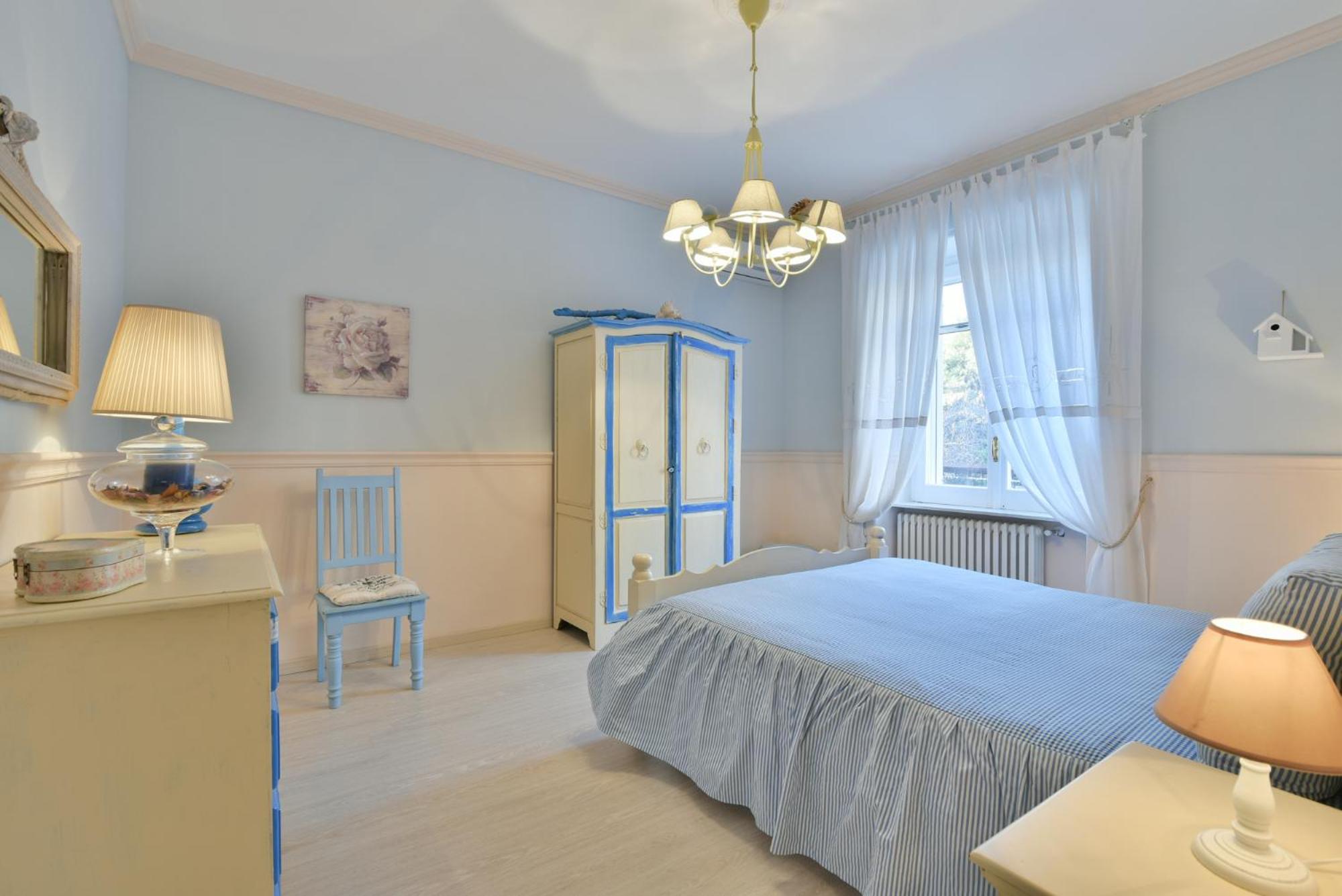 Two-Bedroom Apartment with Pool View photo 3