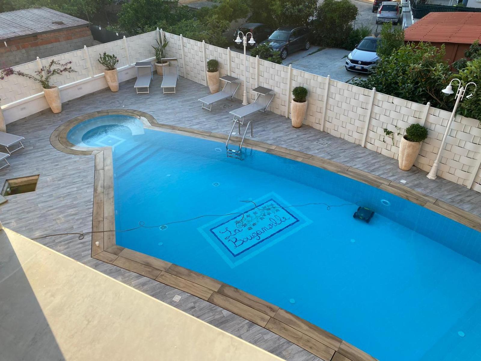 Two-Bedroom Apartment with Terrace photo 2