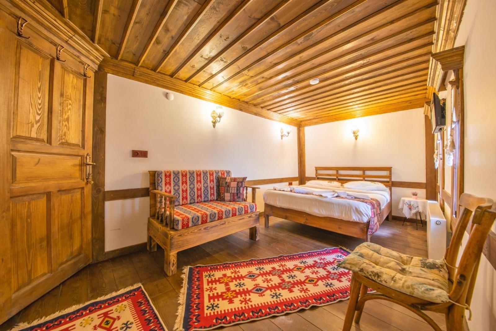 Double Room with Garden View - Photo 1
