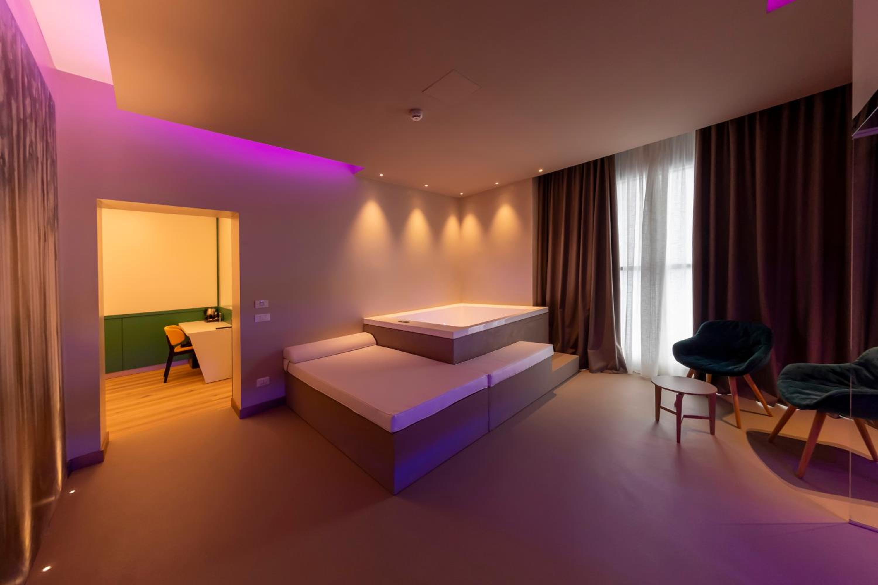 Junior Suite with Sauna and Hot Tub