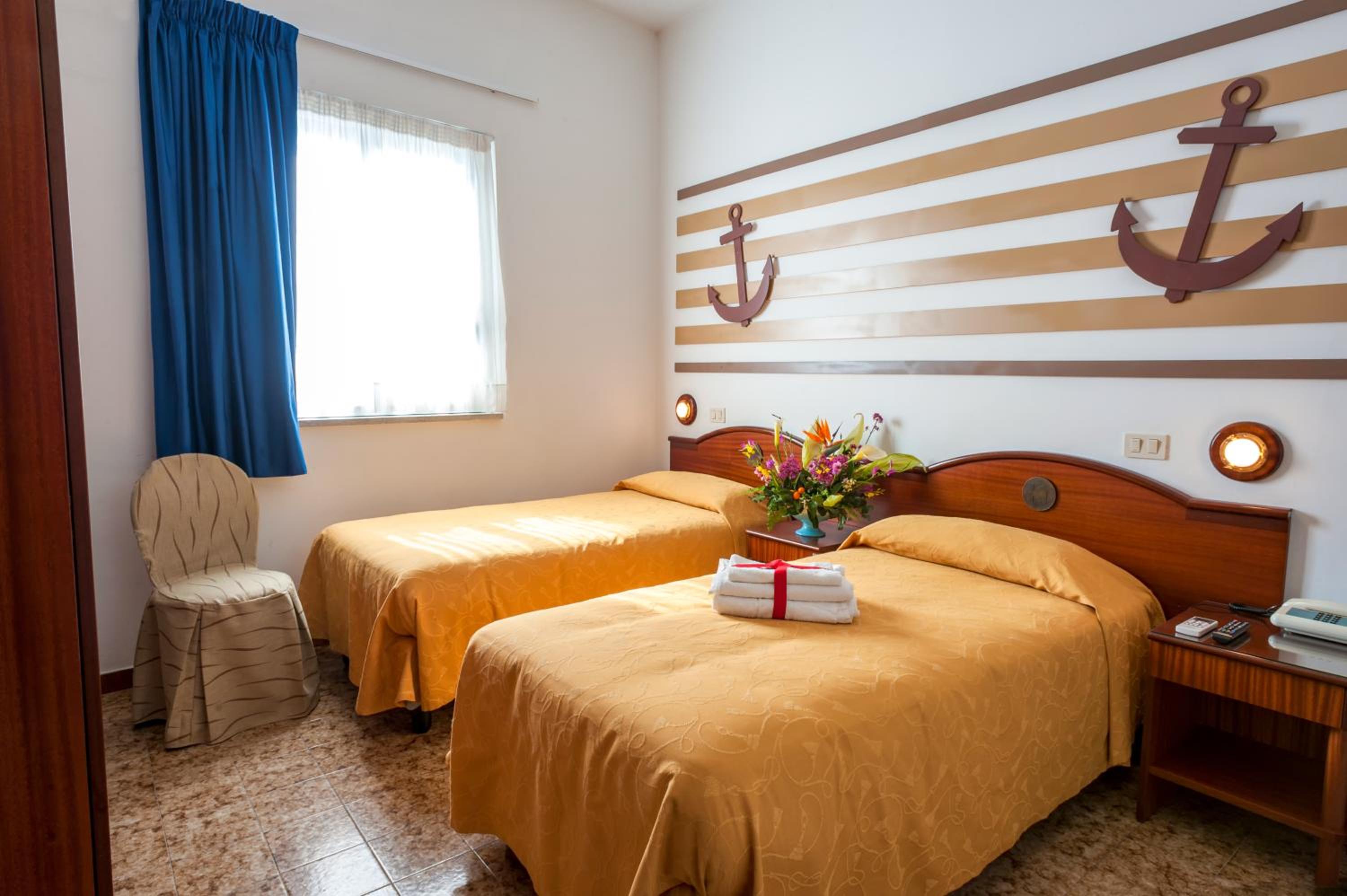 Double or Twin Room - Photo 10