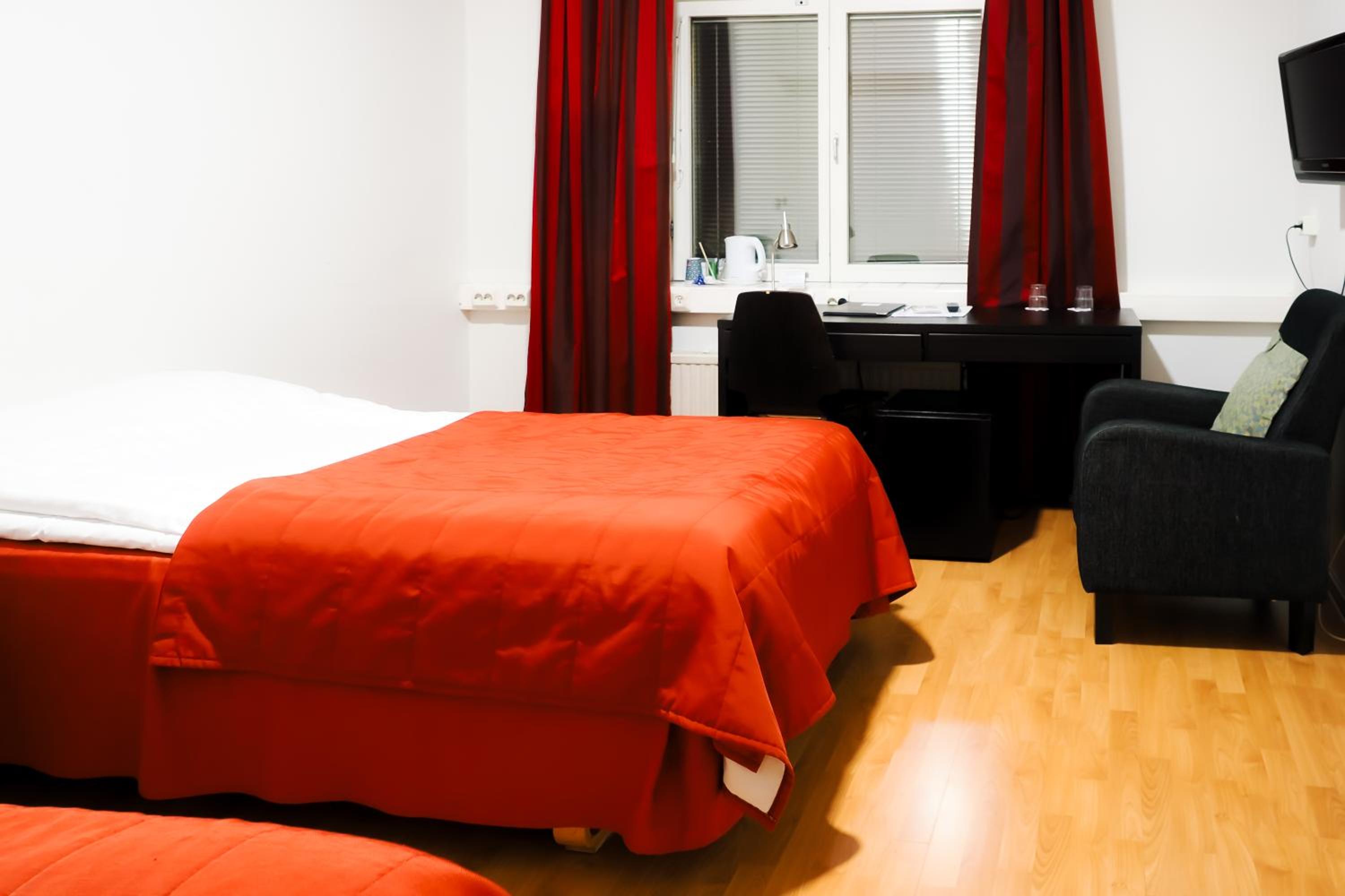 Standard Double Room - Photo 12