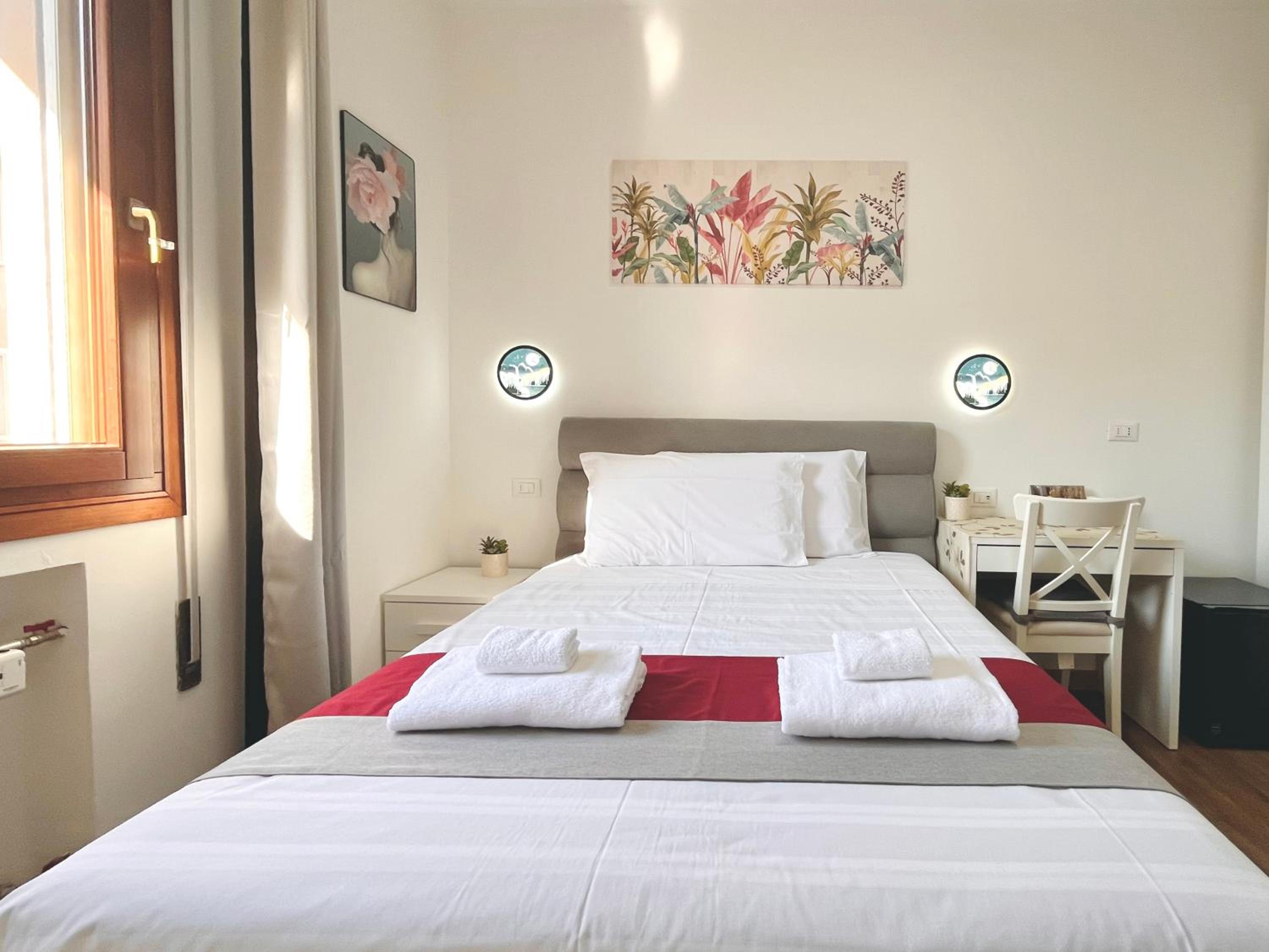 Double or Twin Room with Private Bathroom photo 1