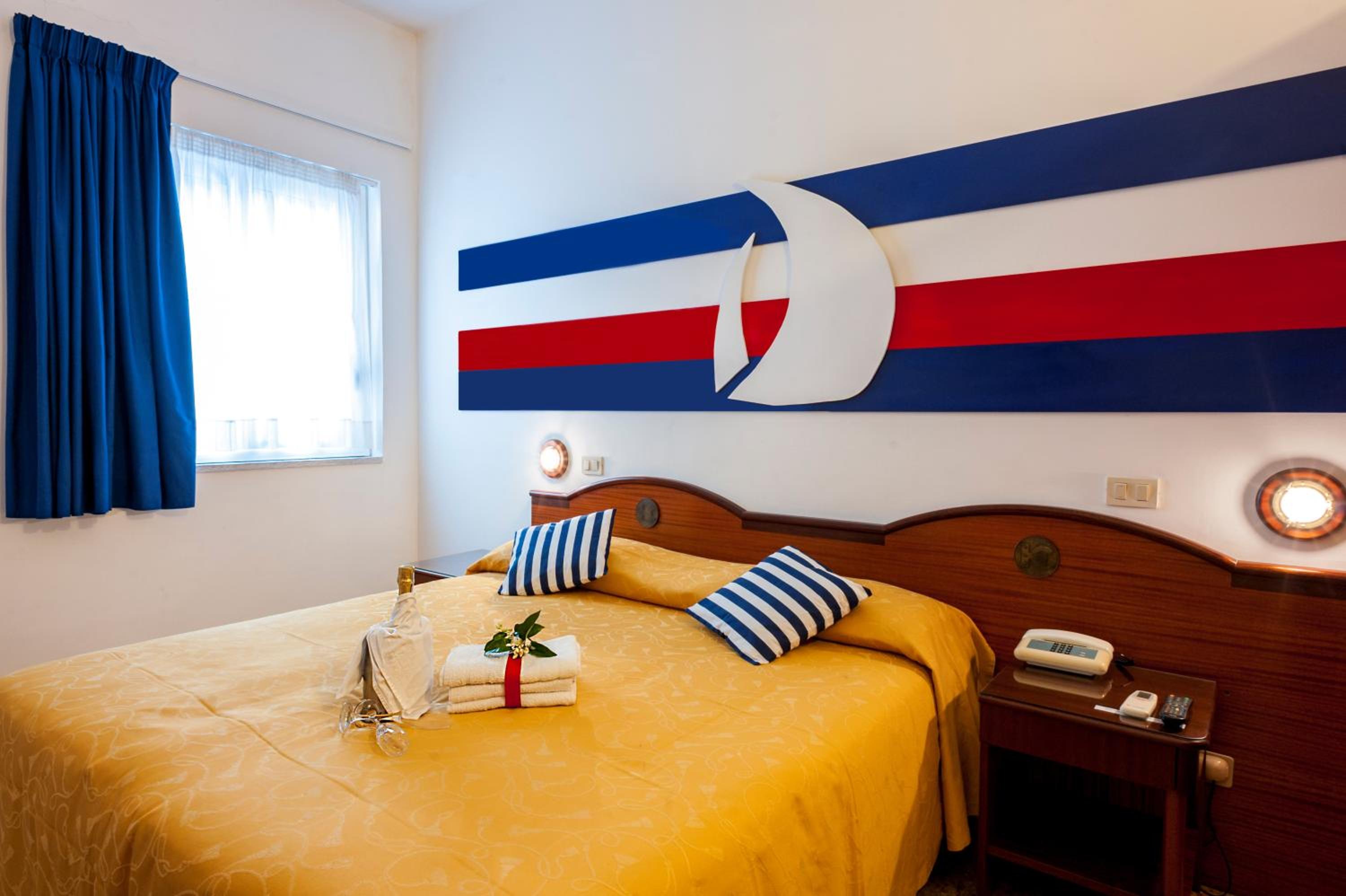 Double or Twin Room - Photo 6