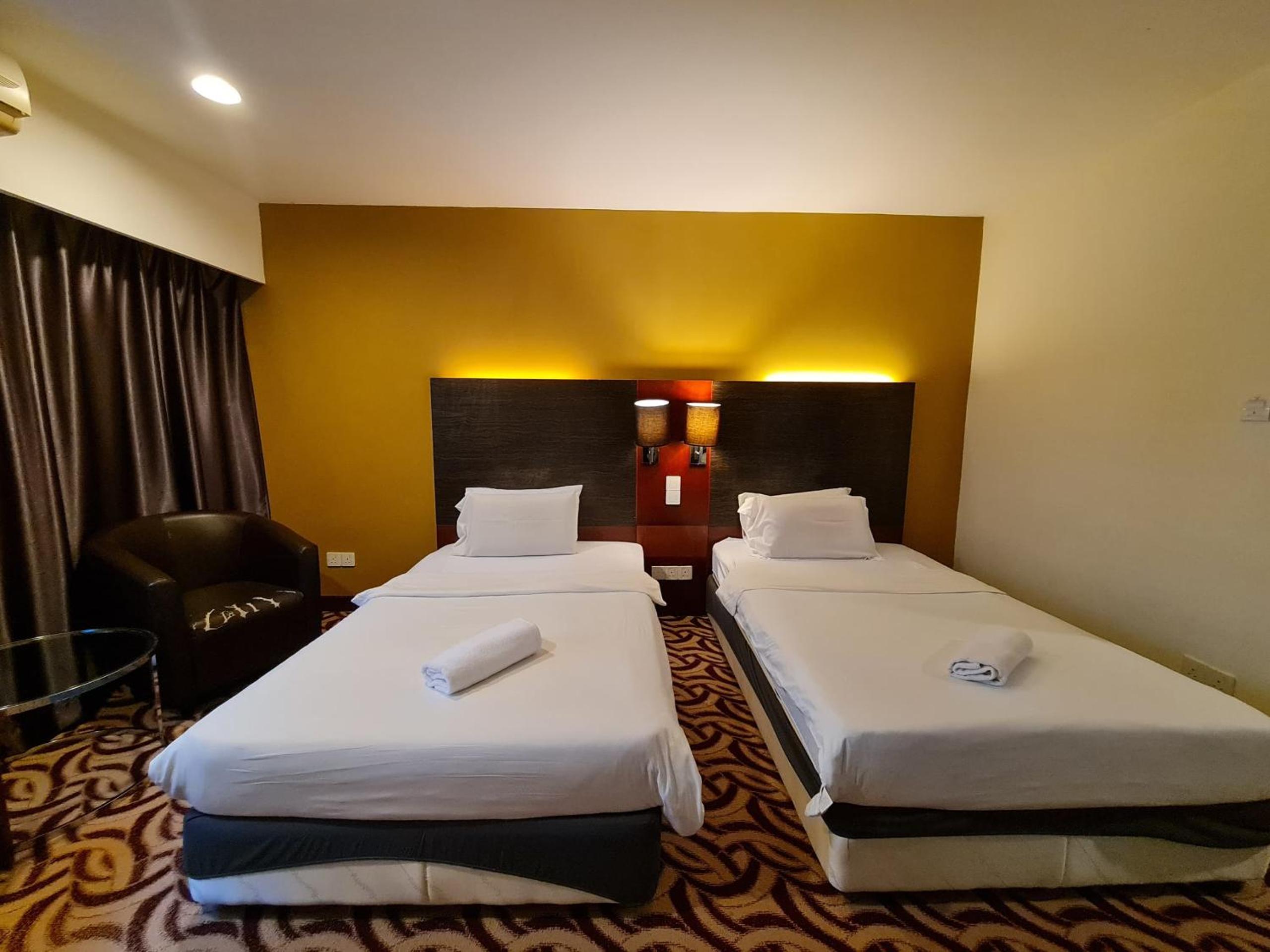 Twin Room with Shower