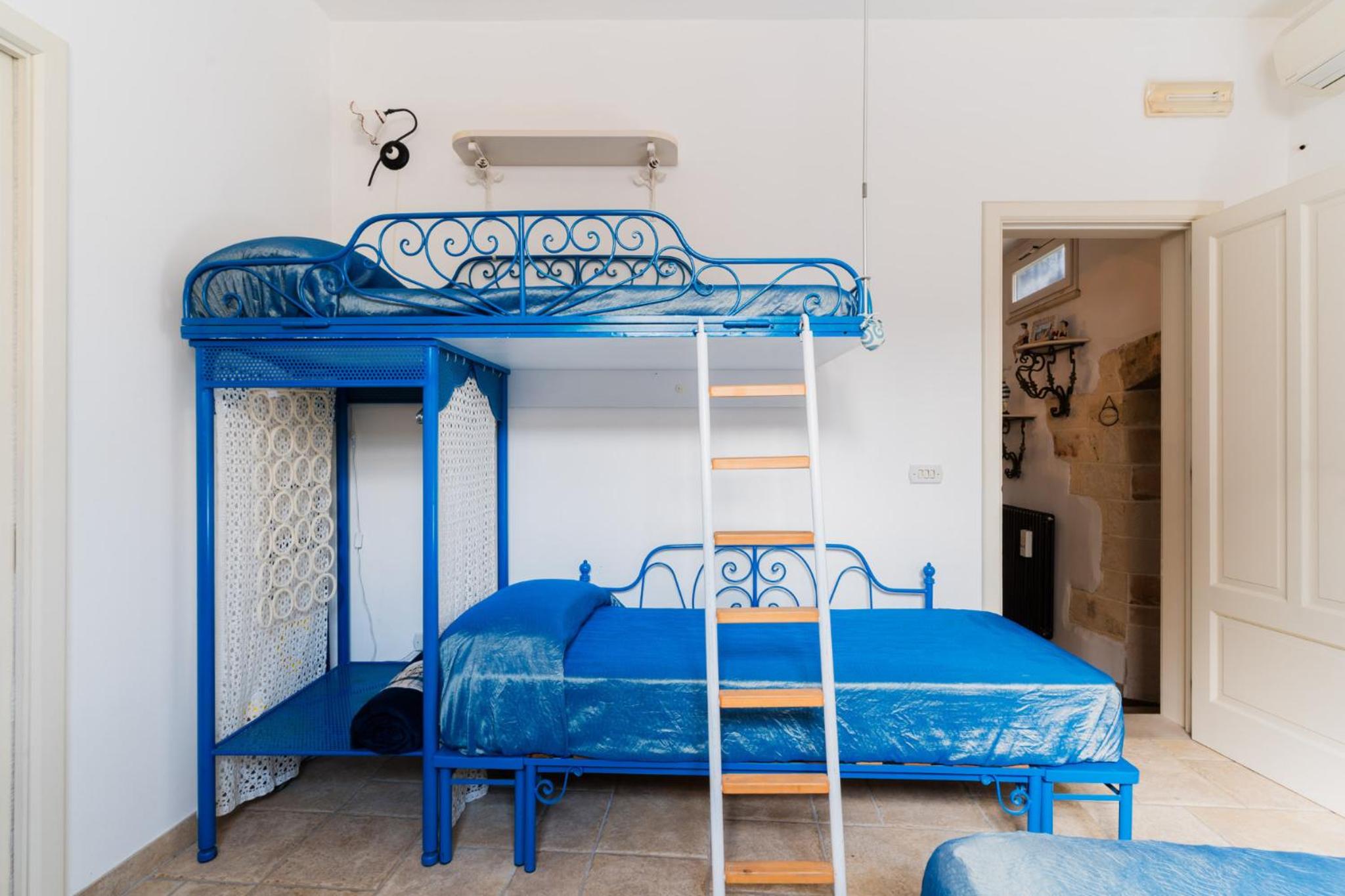Double or Twin Room with Private Bathroom photo 3