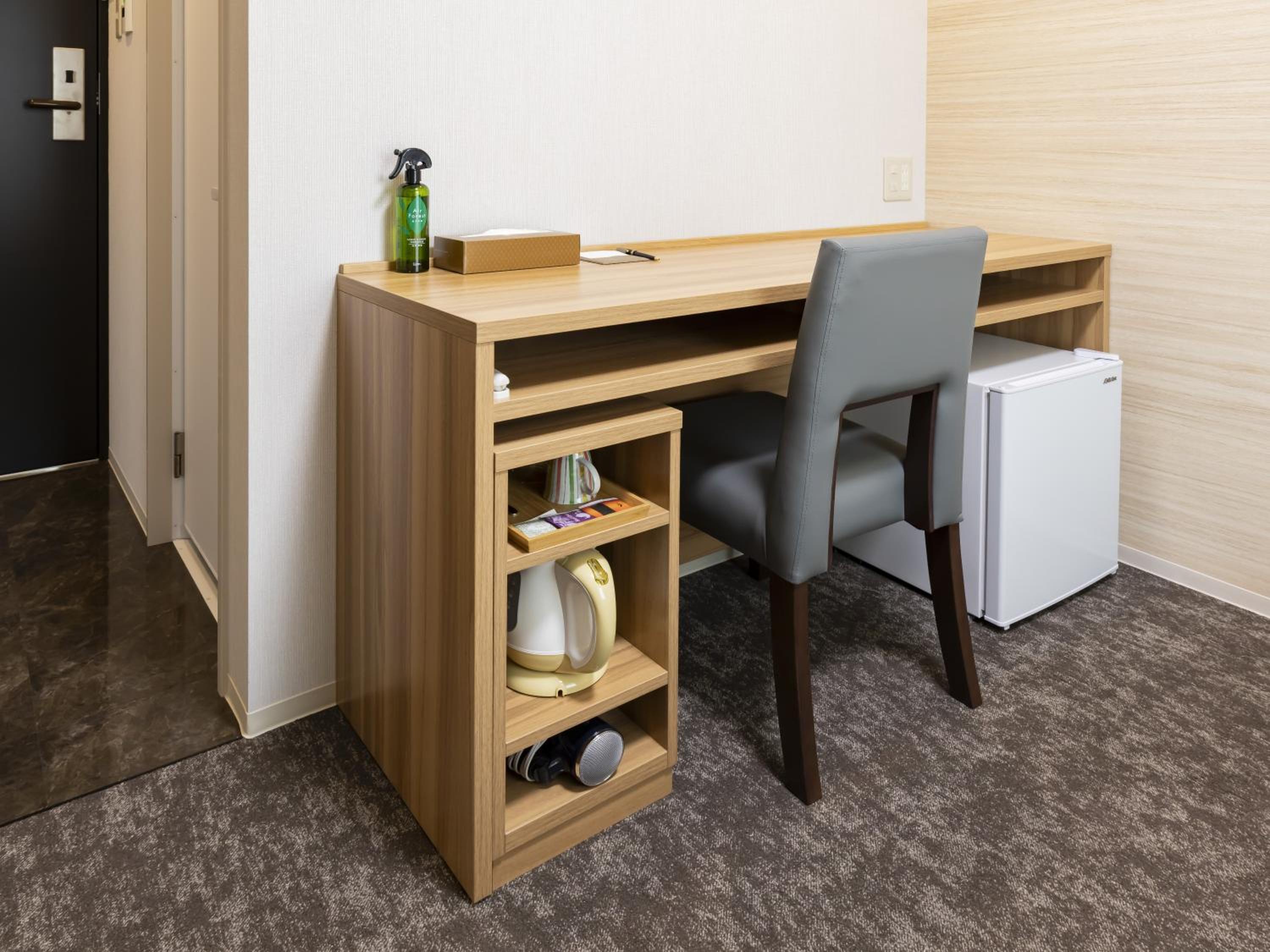 Double Room - Non-Smoking  - Photo 8