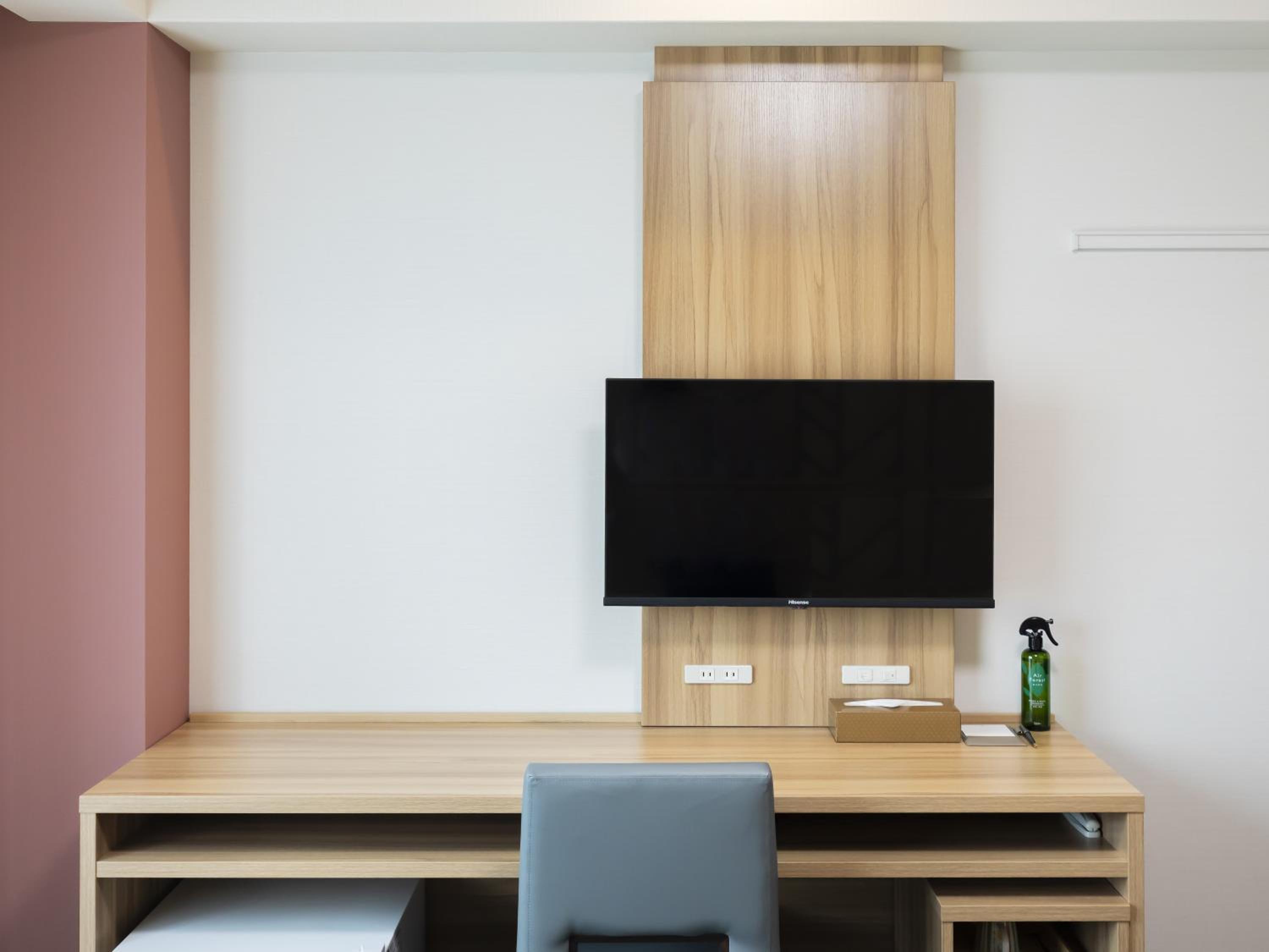 Double Room - Non-Smoking  - Photo 6