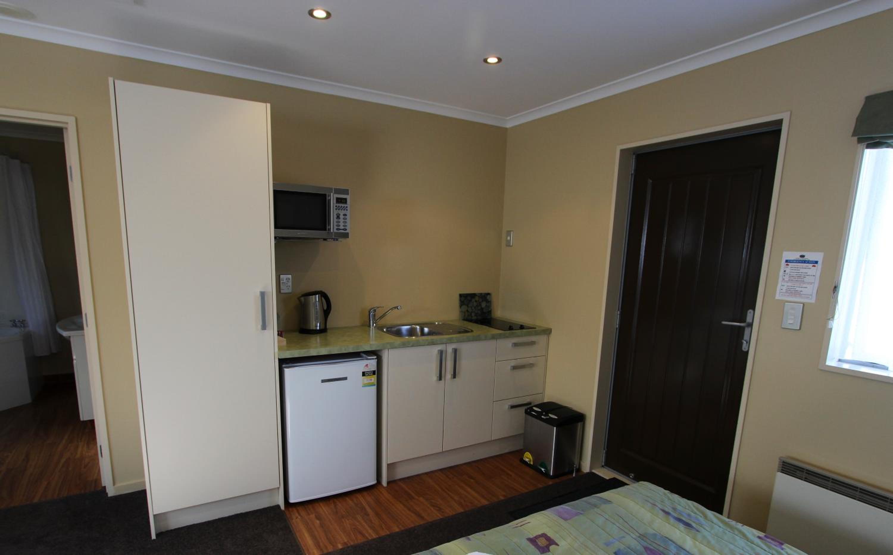 Studio with Spa Bath - Photo 10