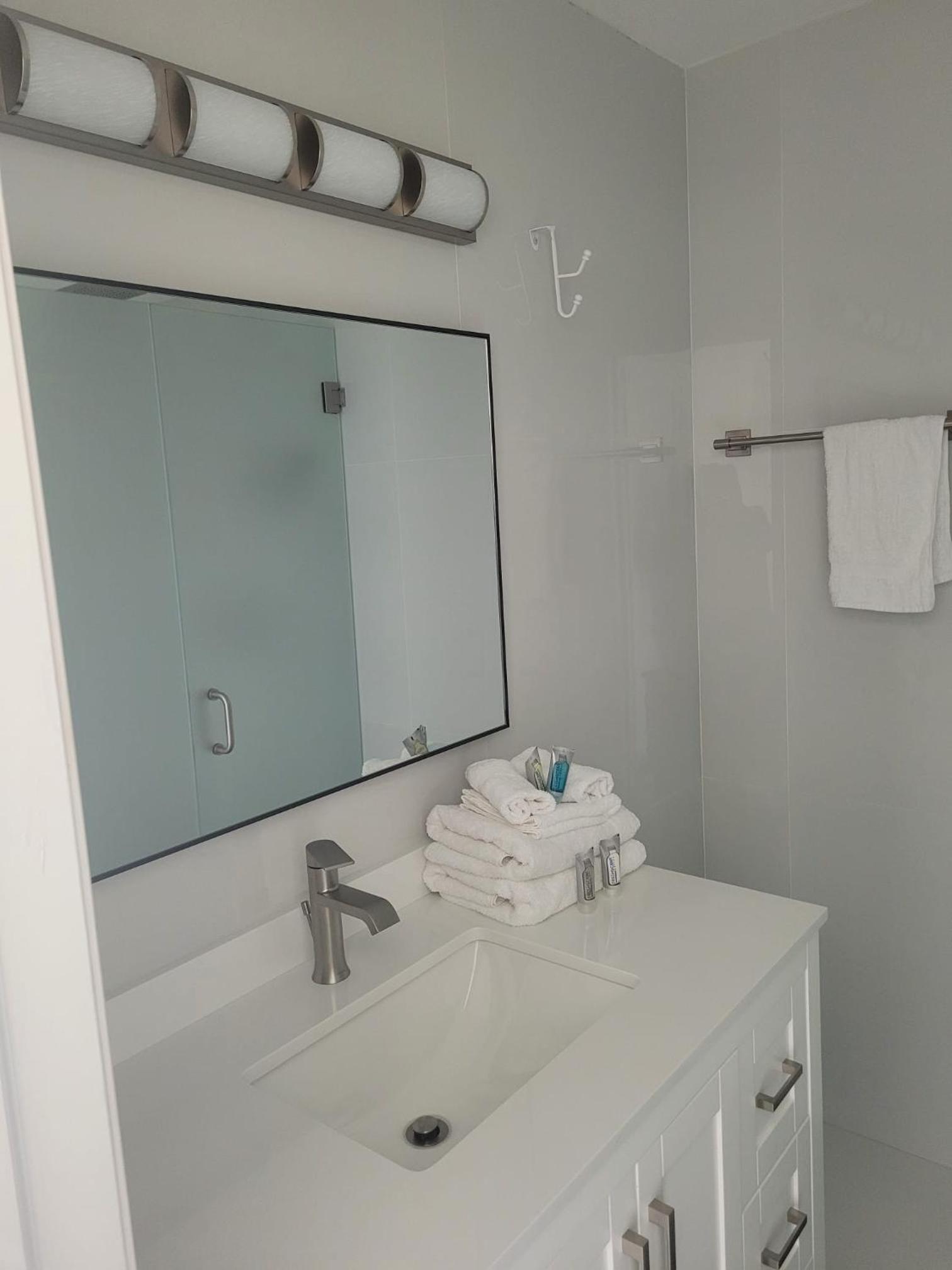 Deluxe King Room photo 2