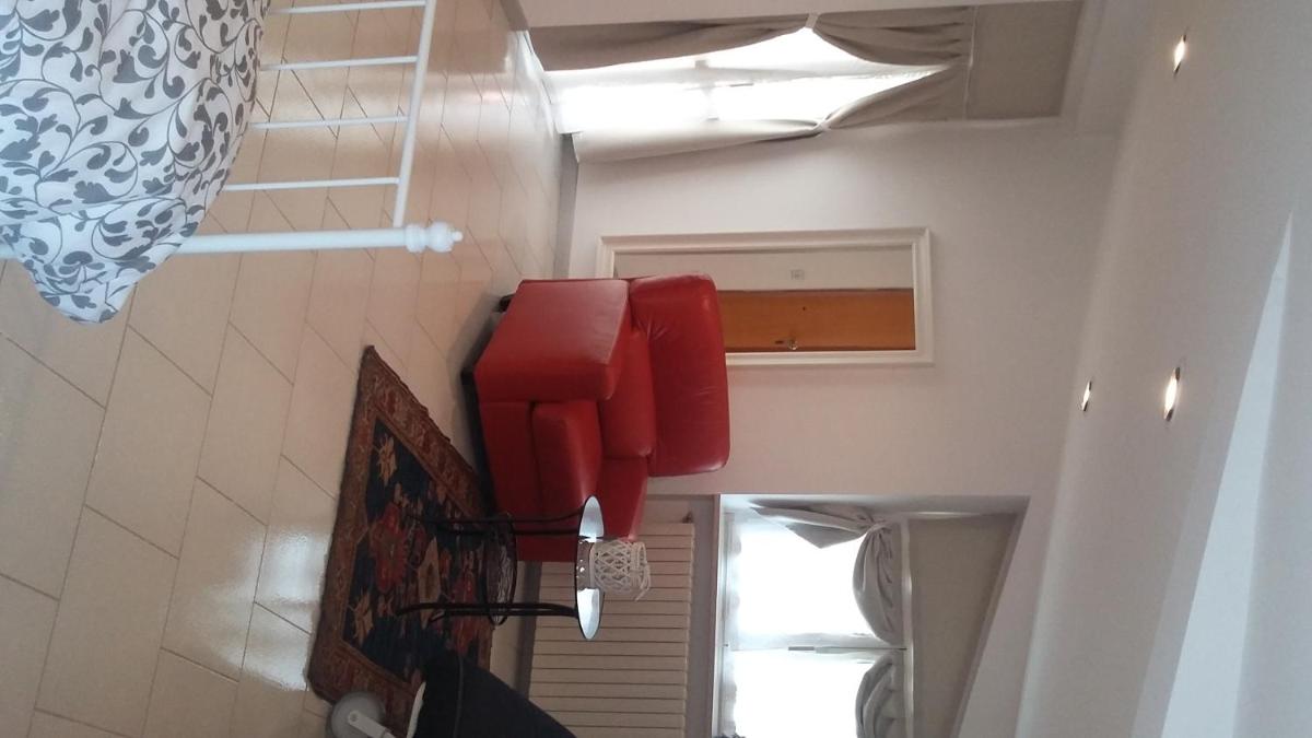 Four-Bedroom House photo 3