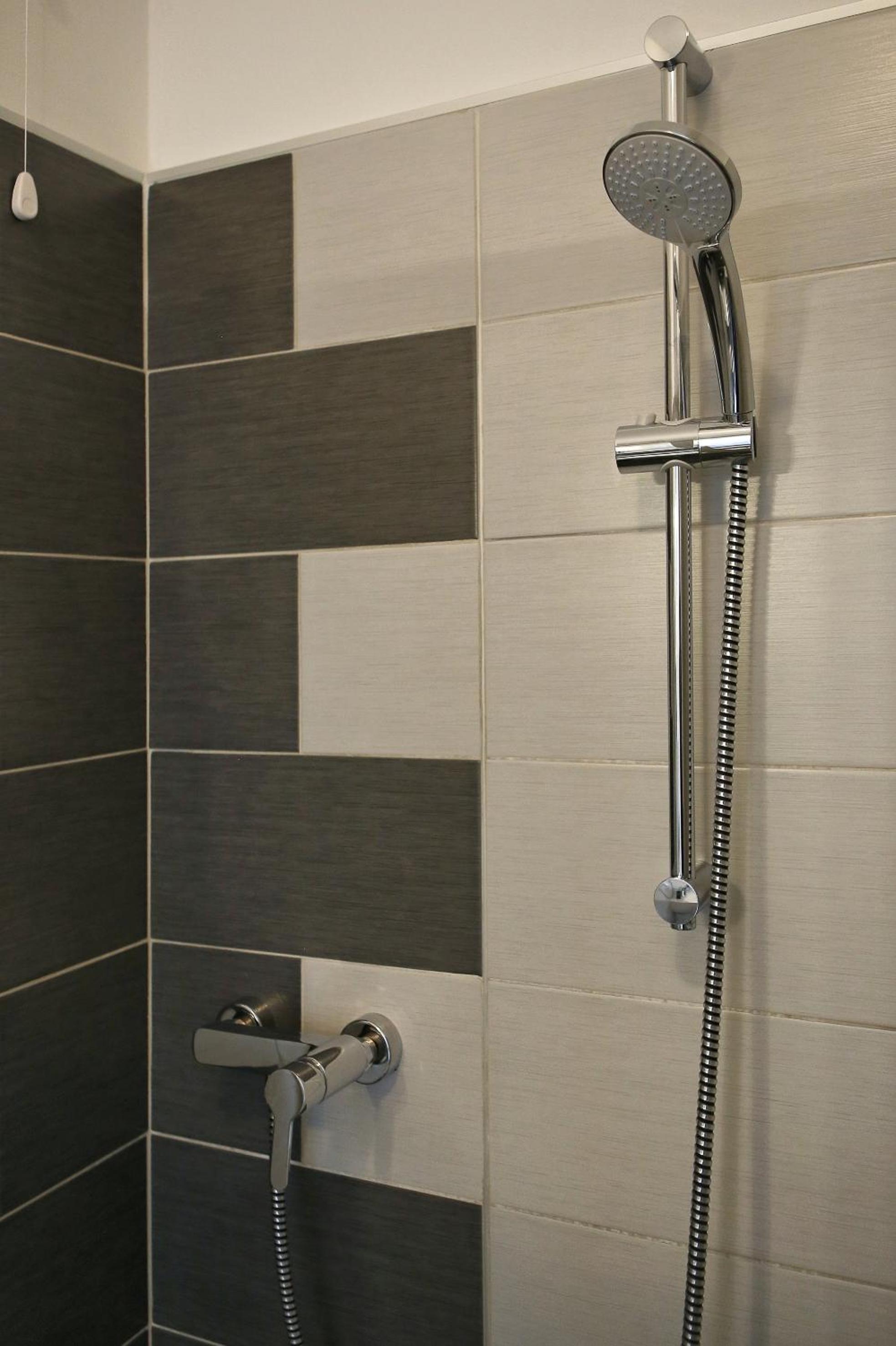 Double or Twin Room - Photo 3