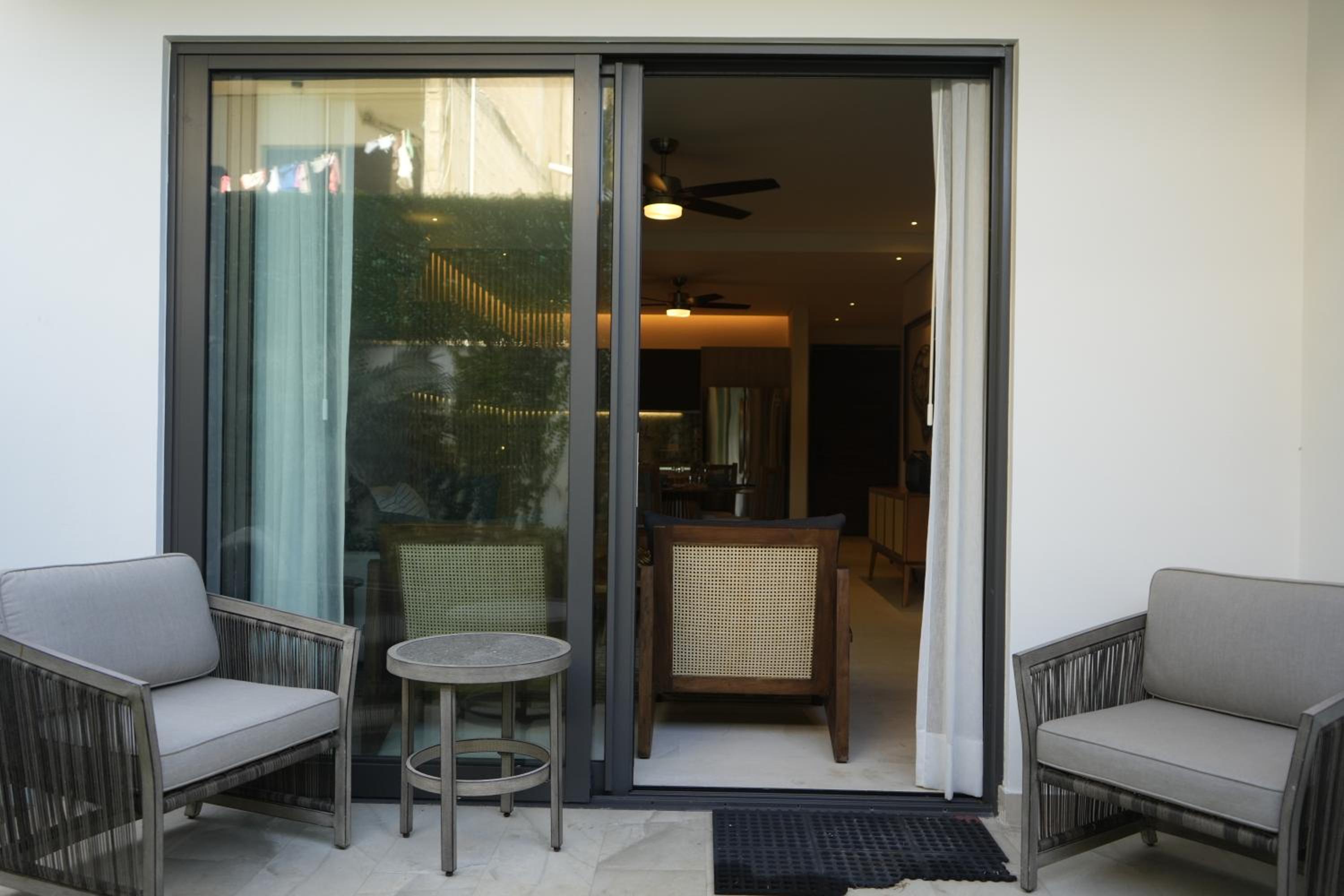 One-Bedroom Apartment with Garden View photo 1