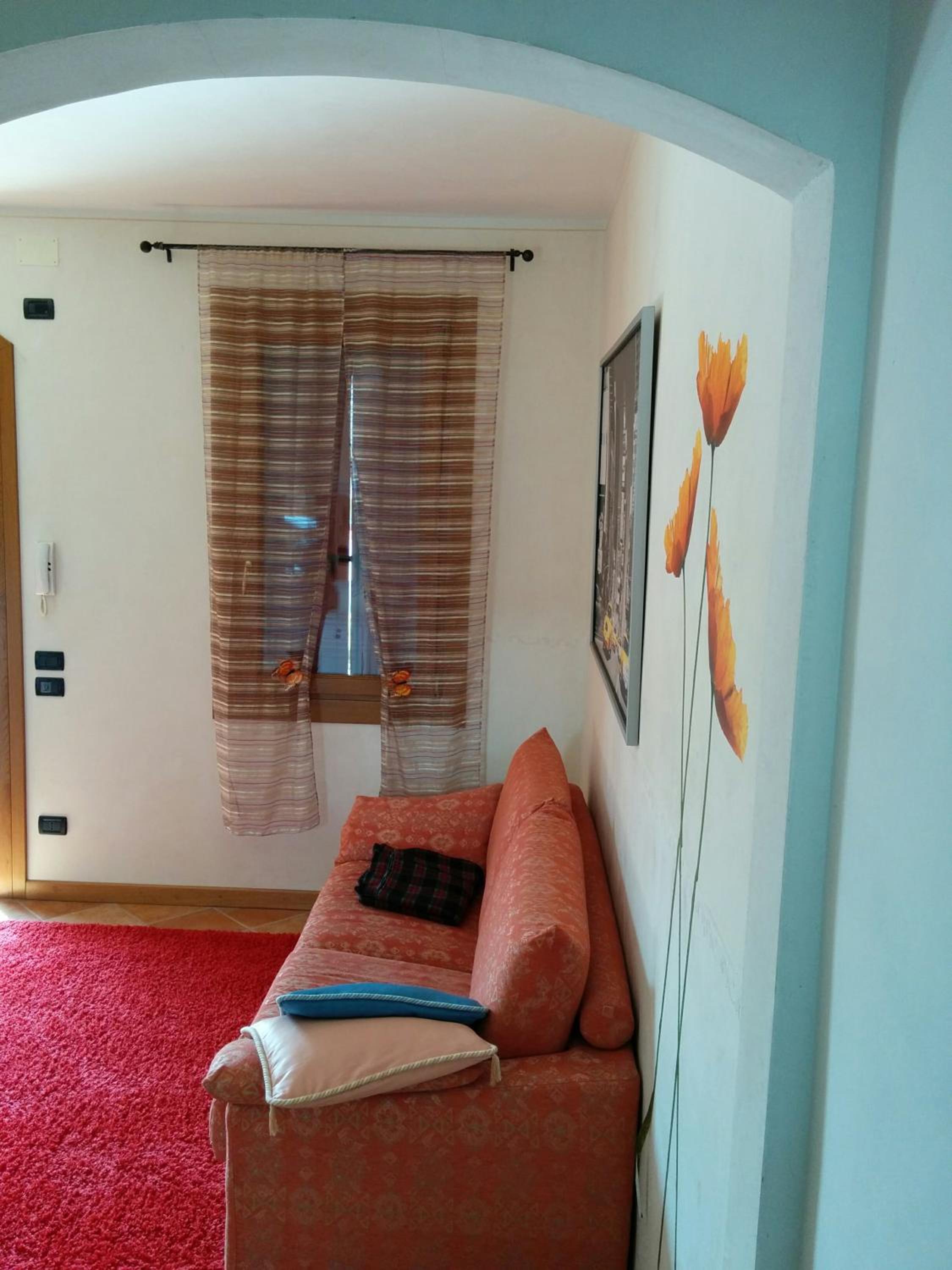 Two-Bedroom House photo 2