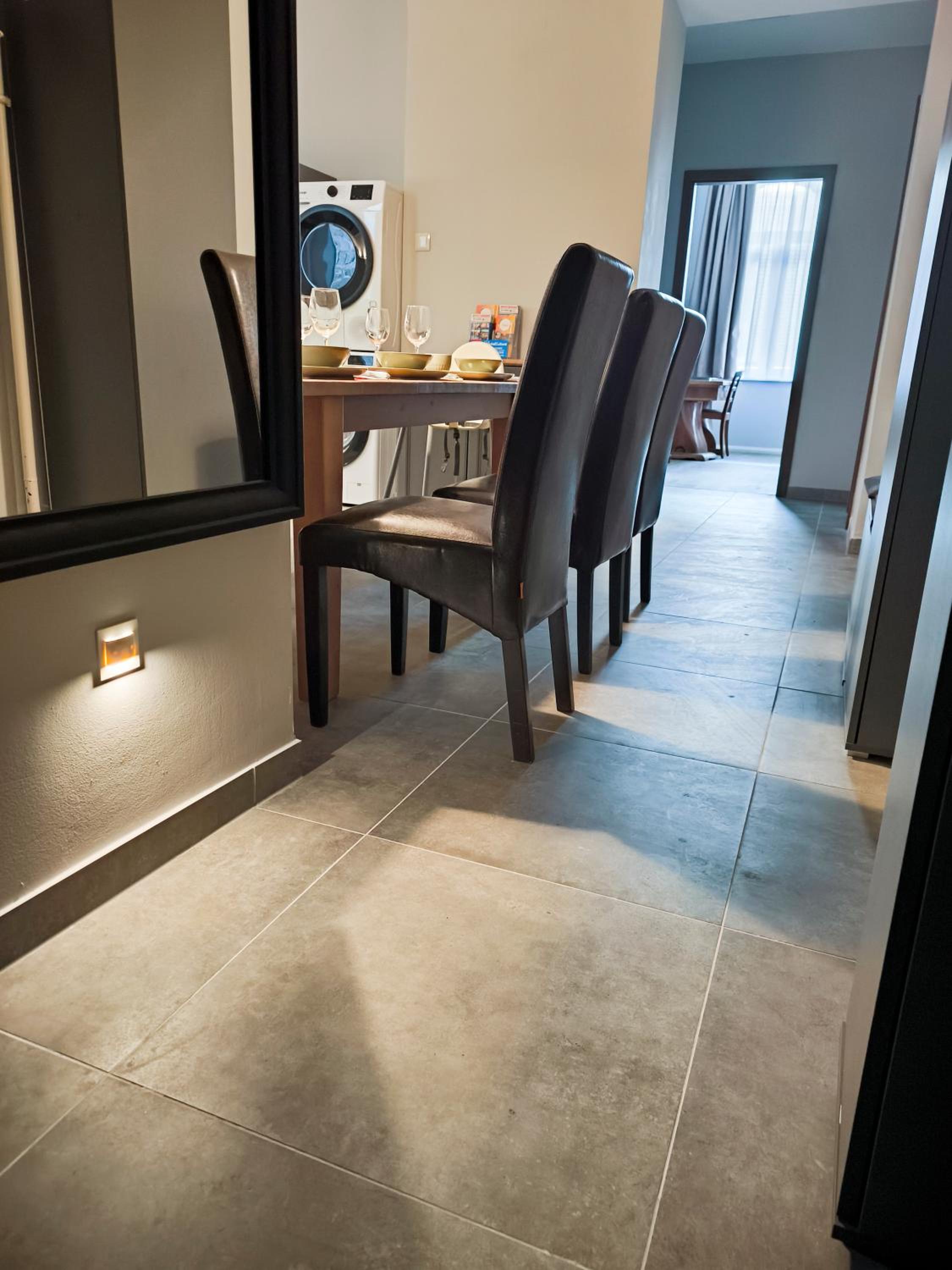 Three-Bedroom Premium Apartment - Photo 14