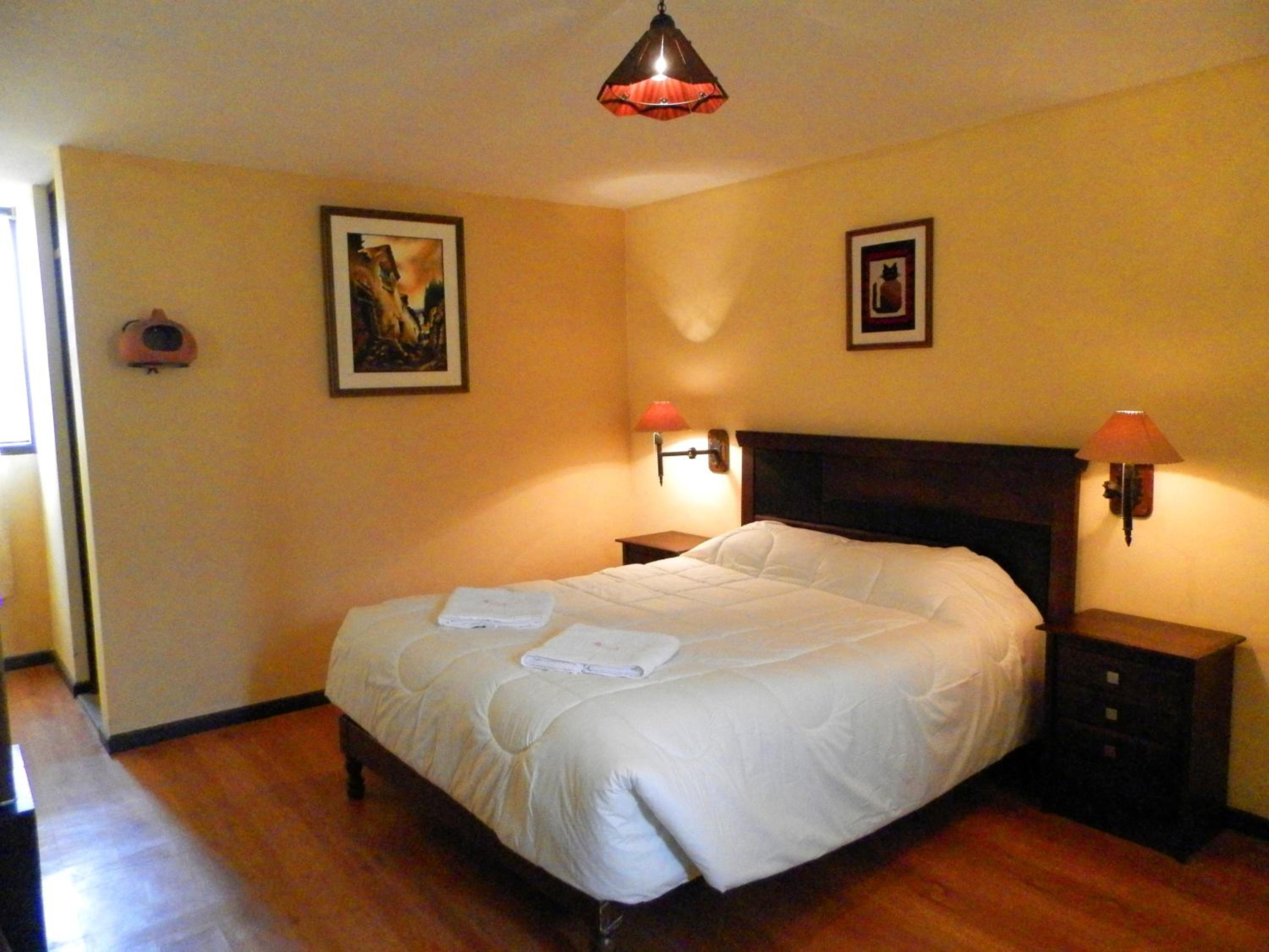 Deluxe Room (2 Adults + 1 Child)