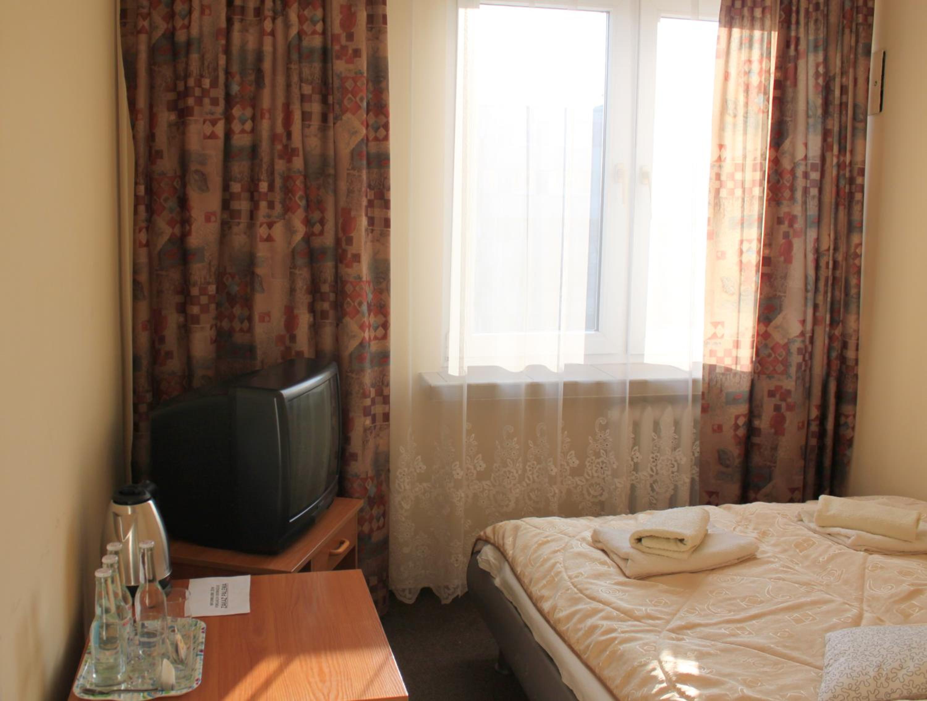 Quadruple Room with Private Bathroom photo 1