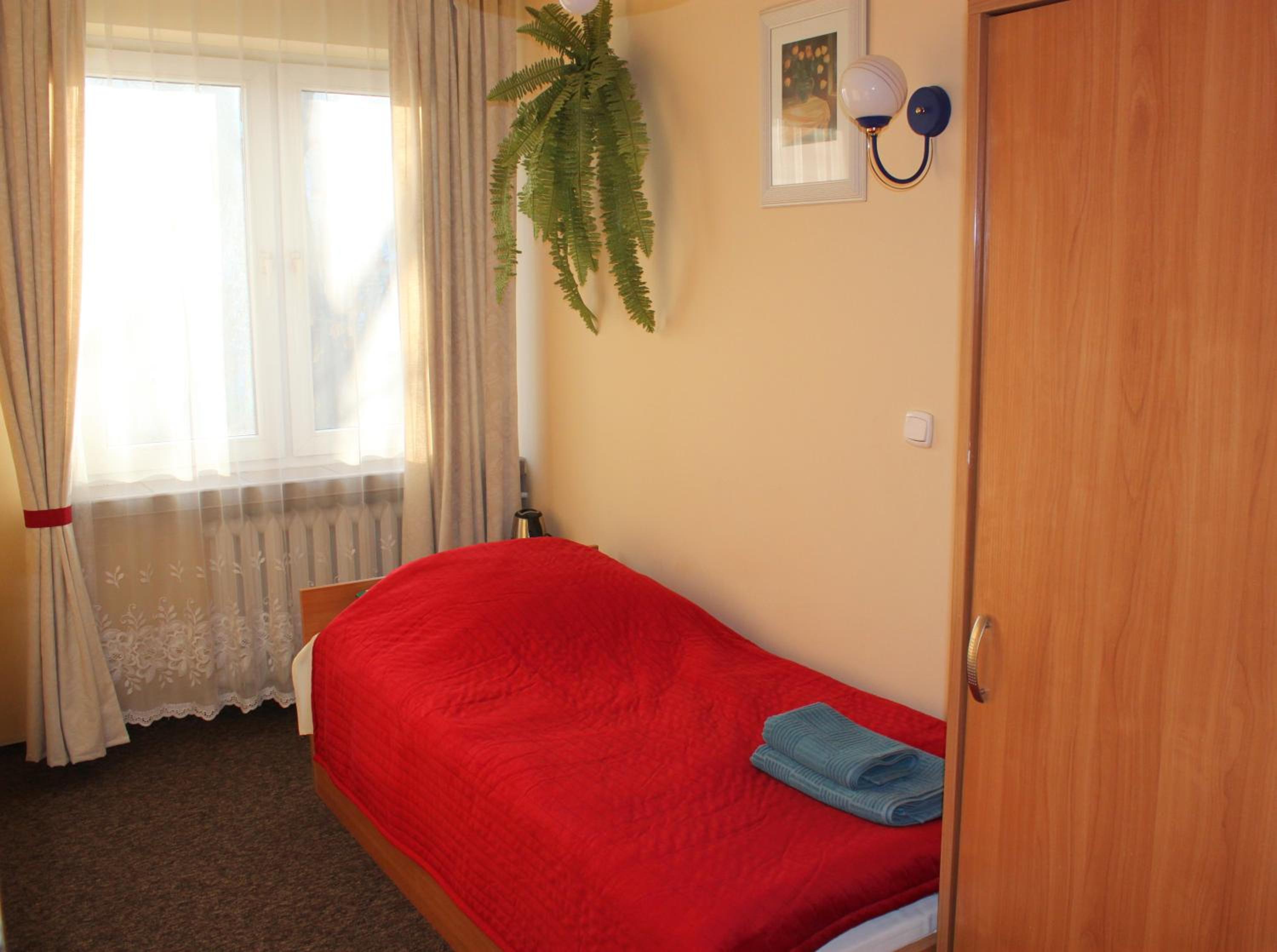 Economy Twin Room photo 2