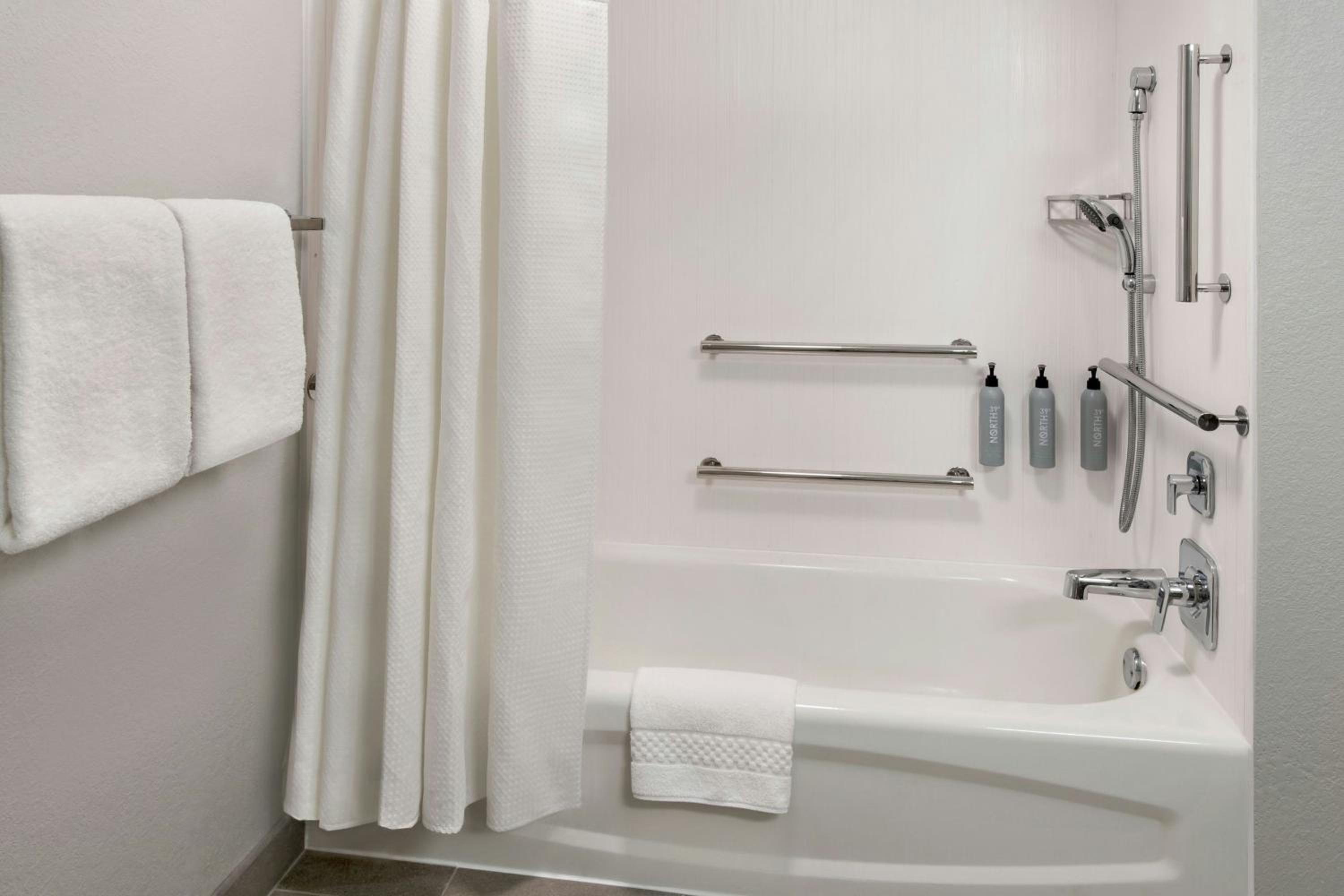 Queen Room with Two Queen Beds - Hearing Accessible - Photo 3