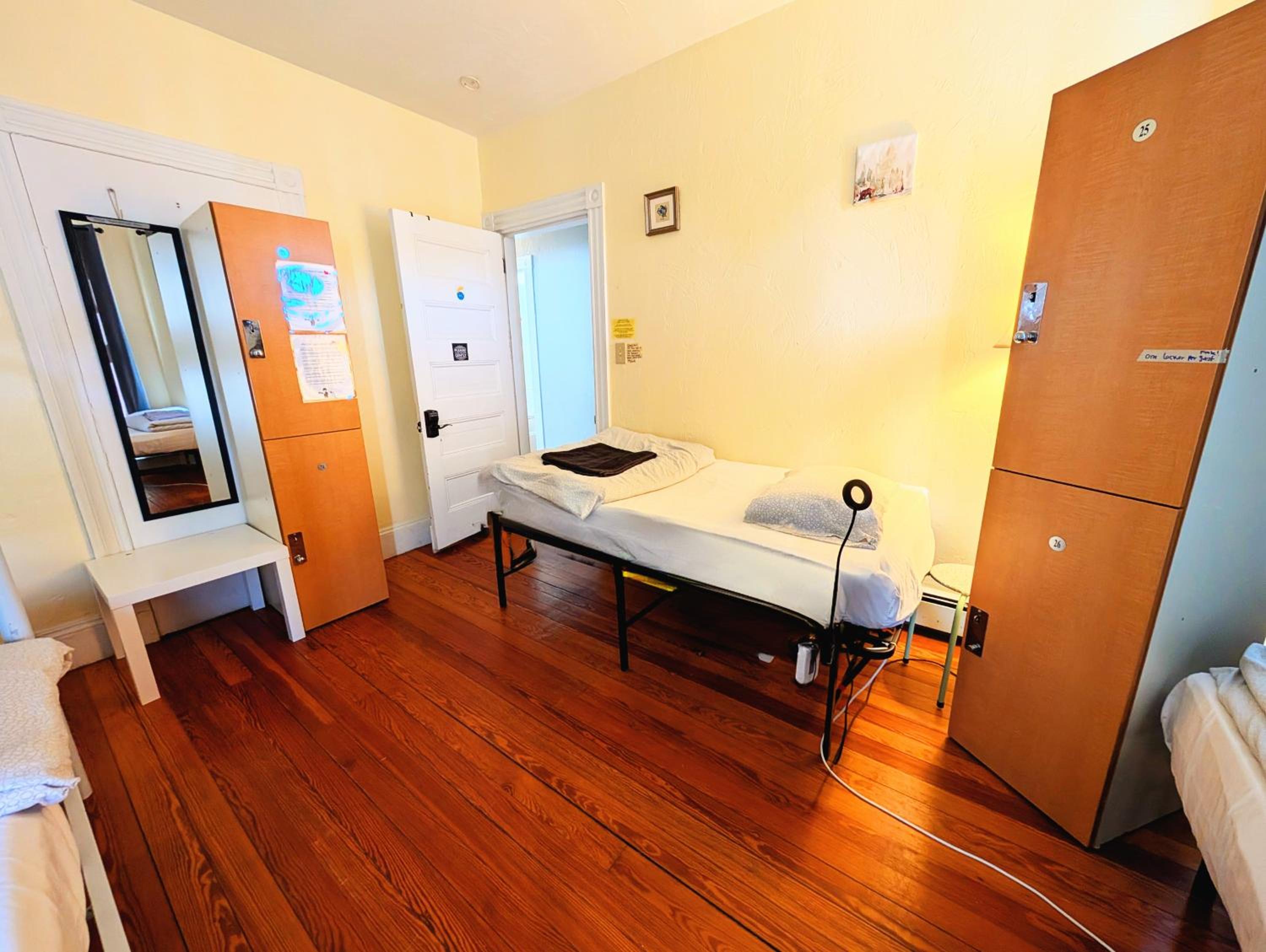 Bed in 4-Bed Female Dormitory Room photo 1
