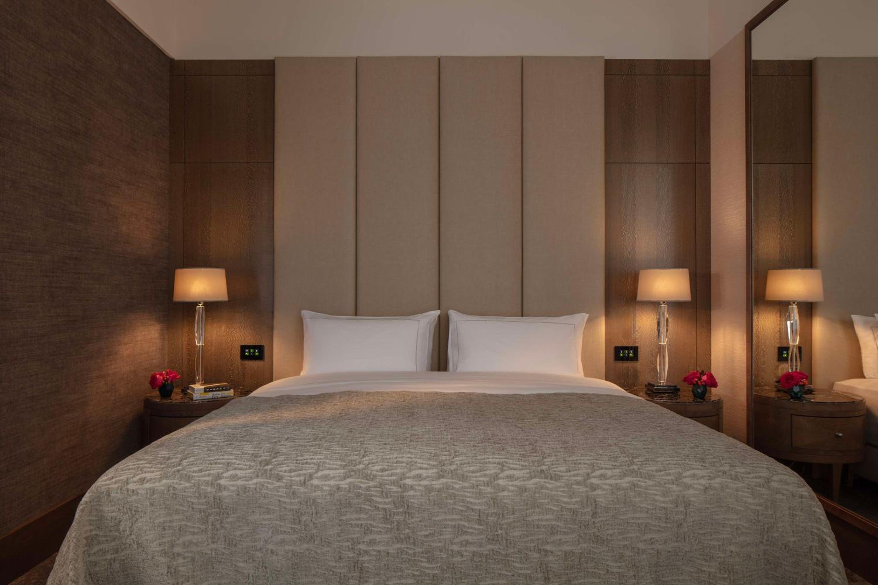 Anantara Suite with Extrabed (2 Adults + 2 Children)