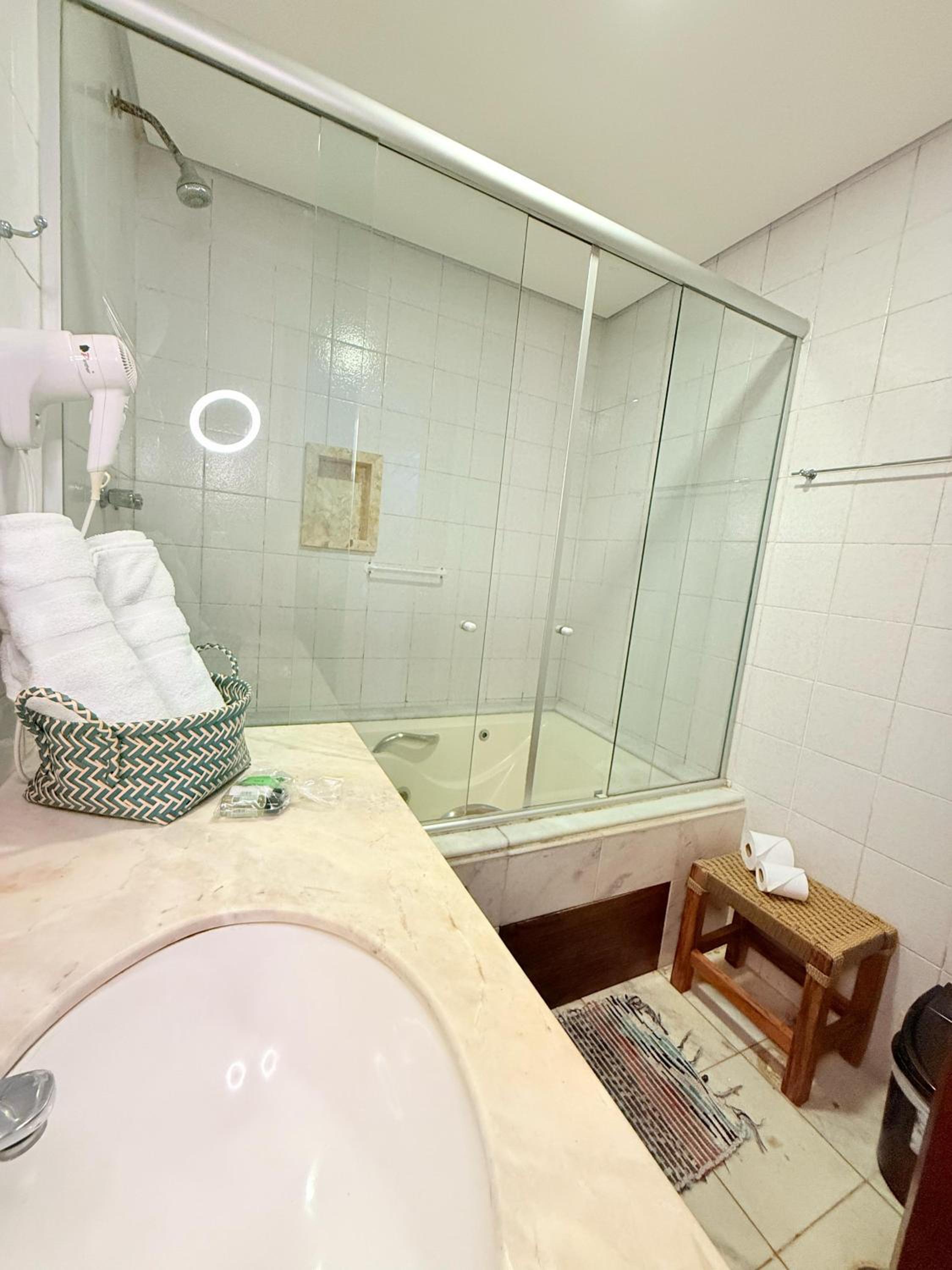 Deluxe Suite with Spa Bath