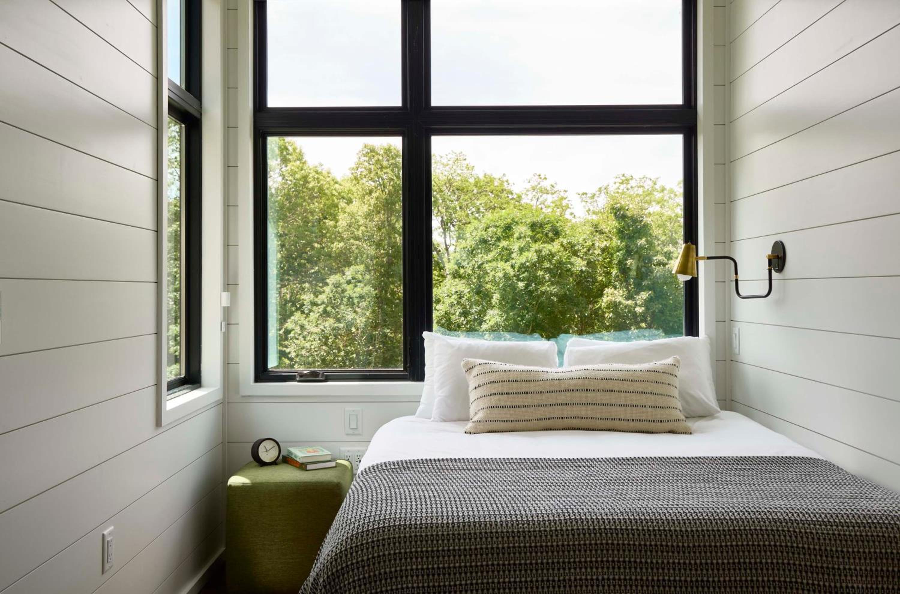 Premium Accessible Suite photo 2