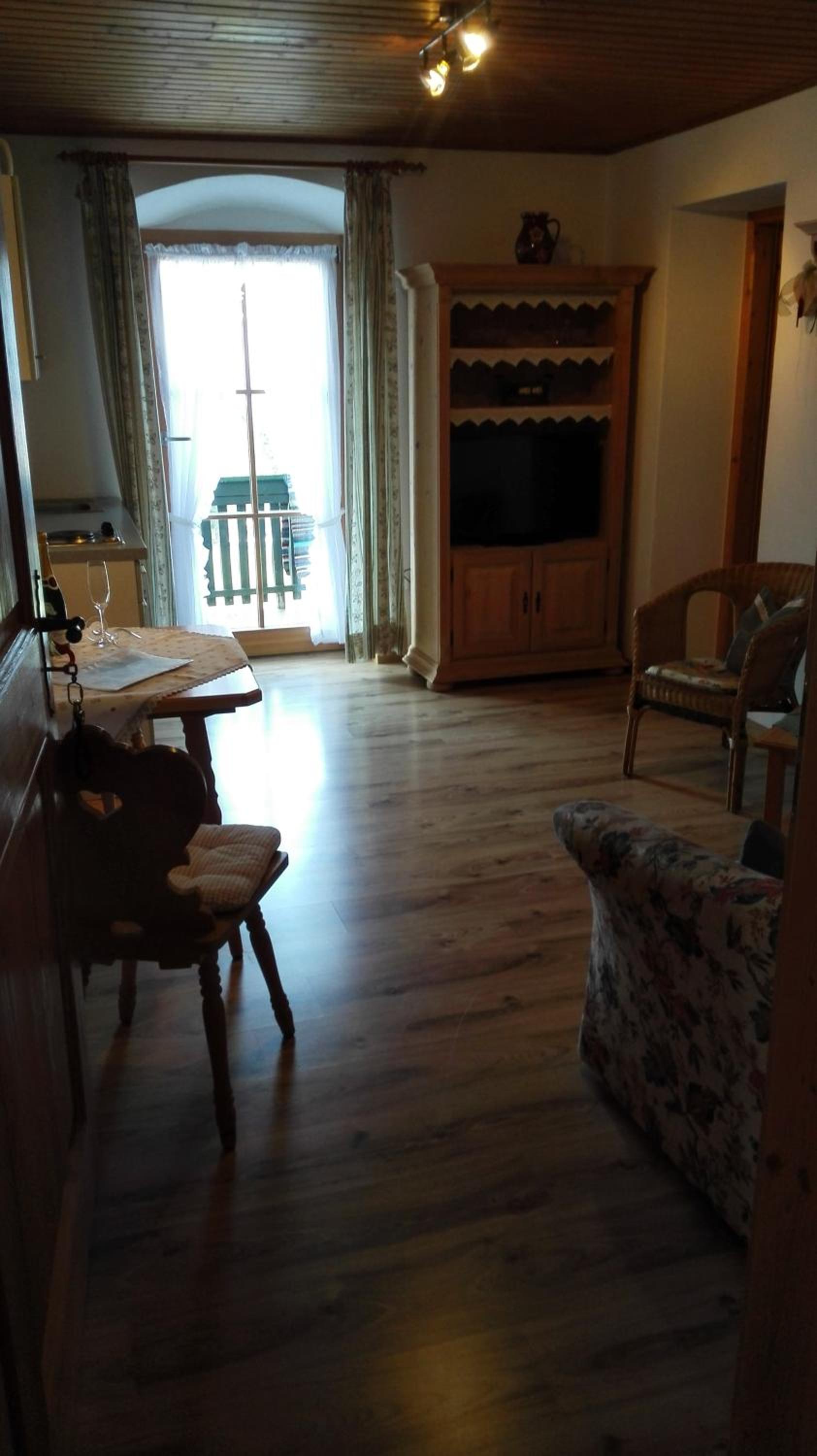 One-Bedroom Apartment photo 1