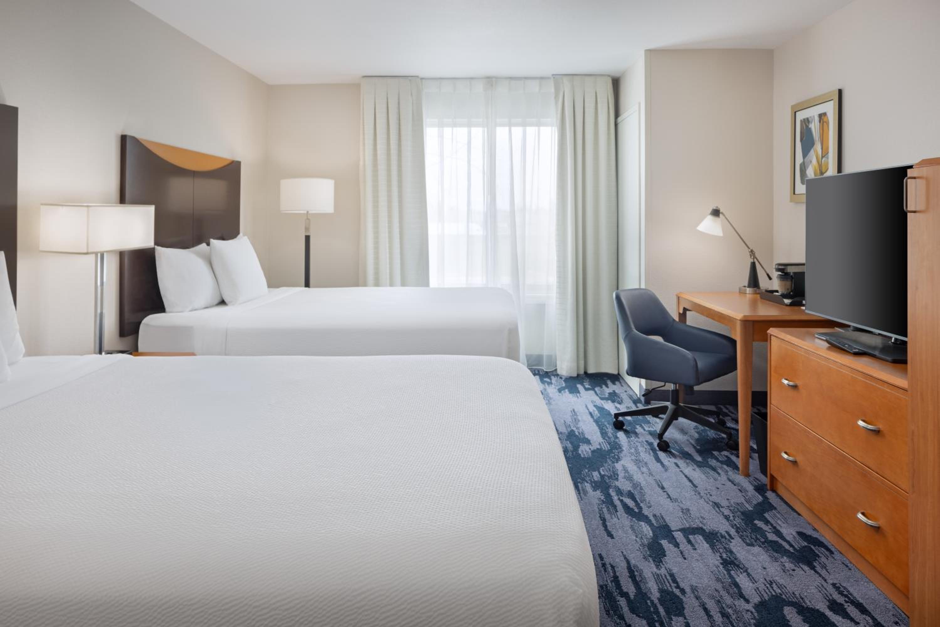 Queen Room with Two Queen Beds and Adapted Tub - Mobility and Hearing Accessible