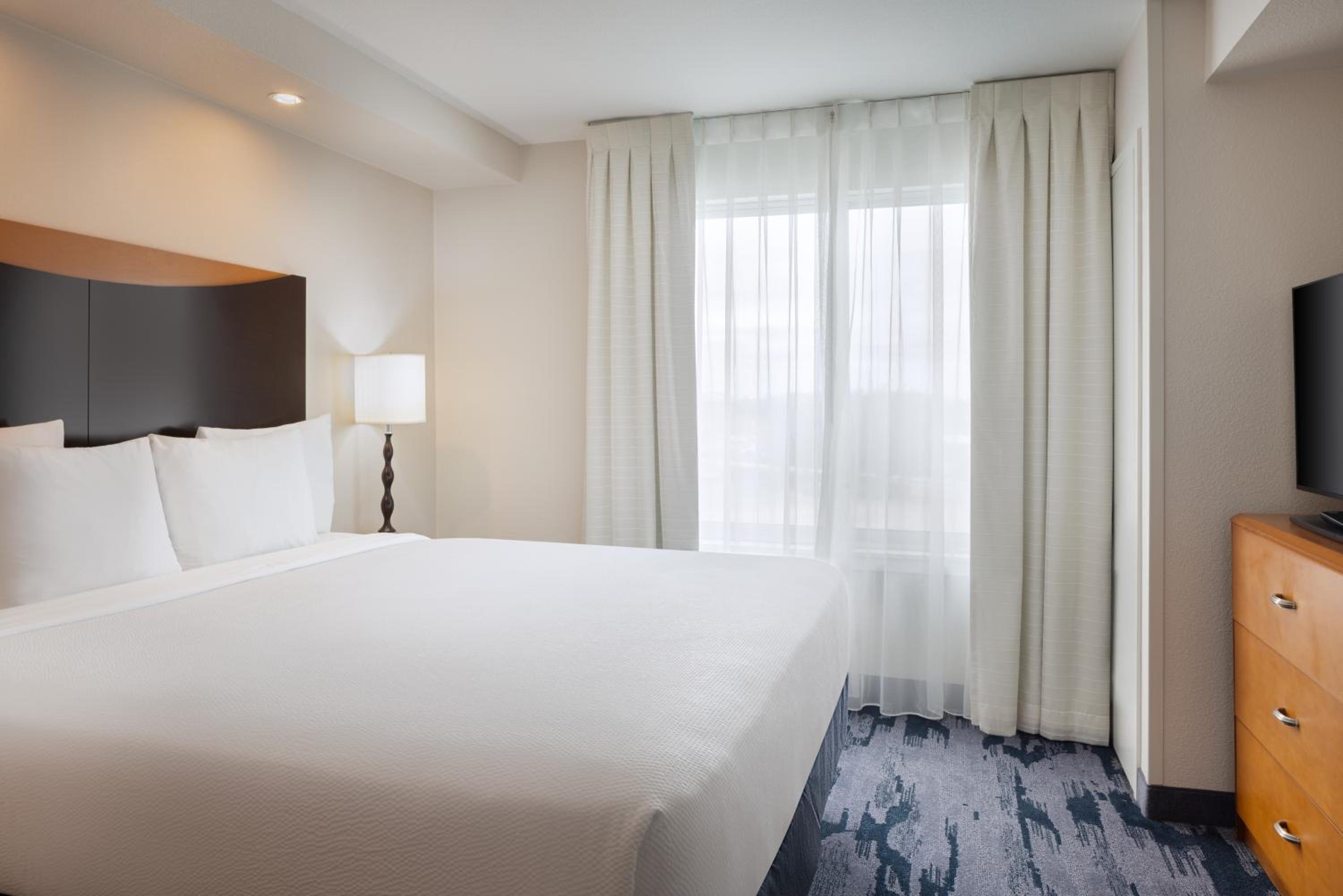 One-Bedroom King Suite with Sofa Bed - Photo 2