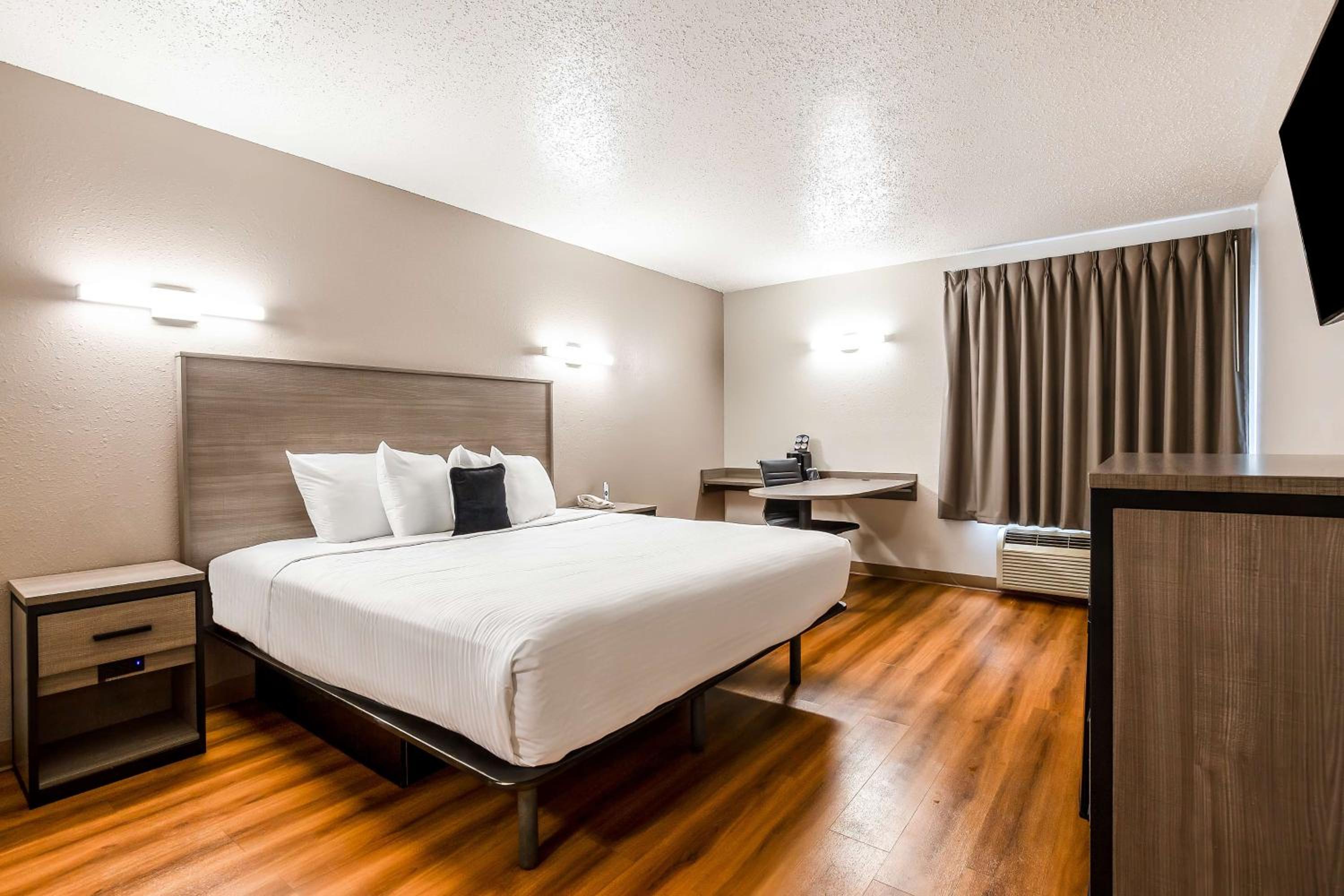 Superior King Room - Photo 3