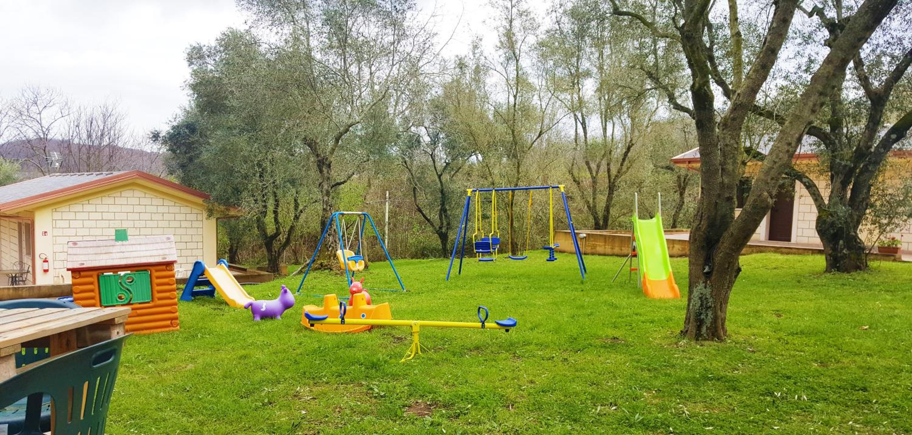 Family Studio - Photo 31