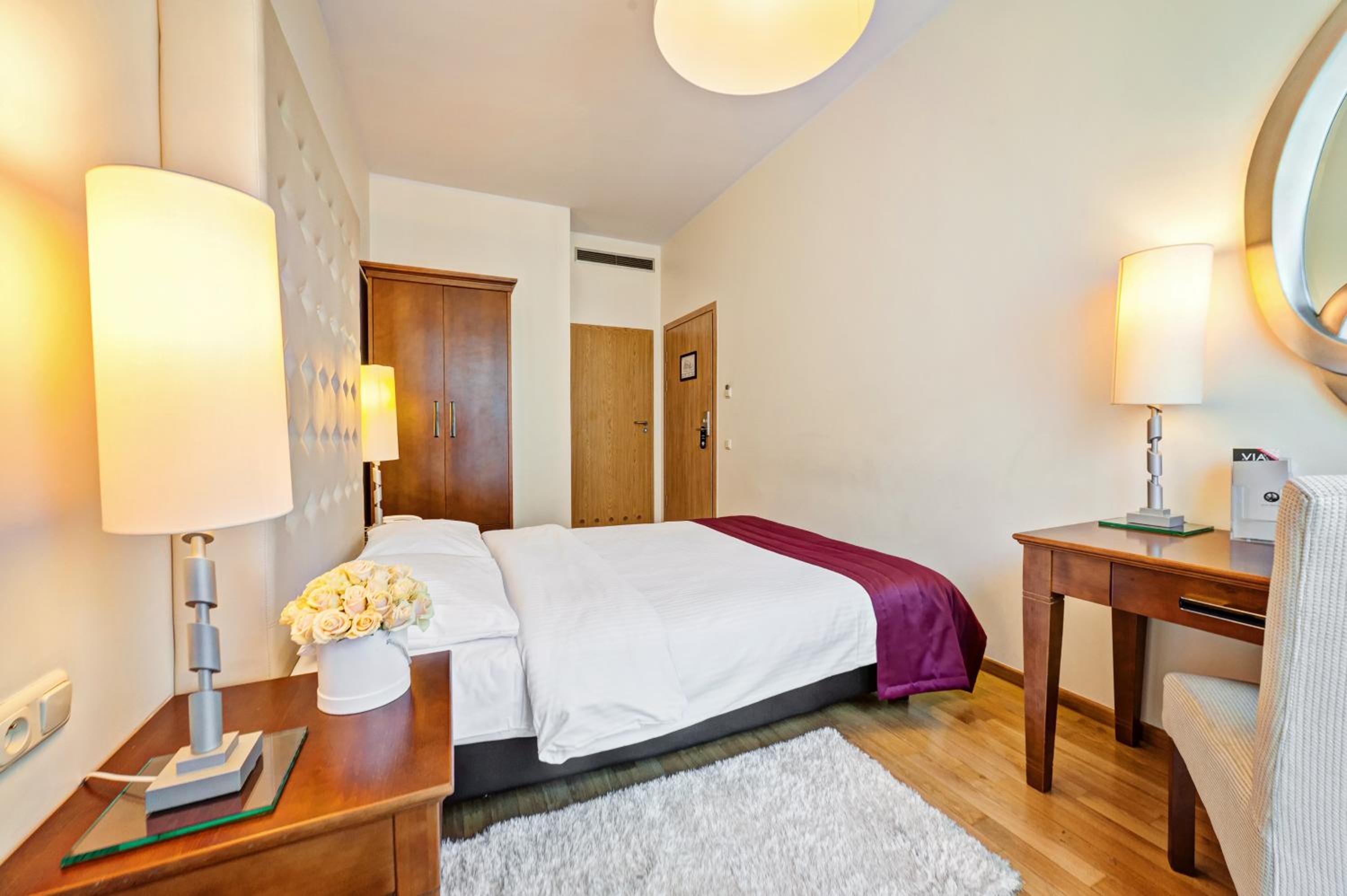 Standard Double Room - Photo 5